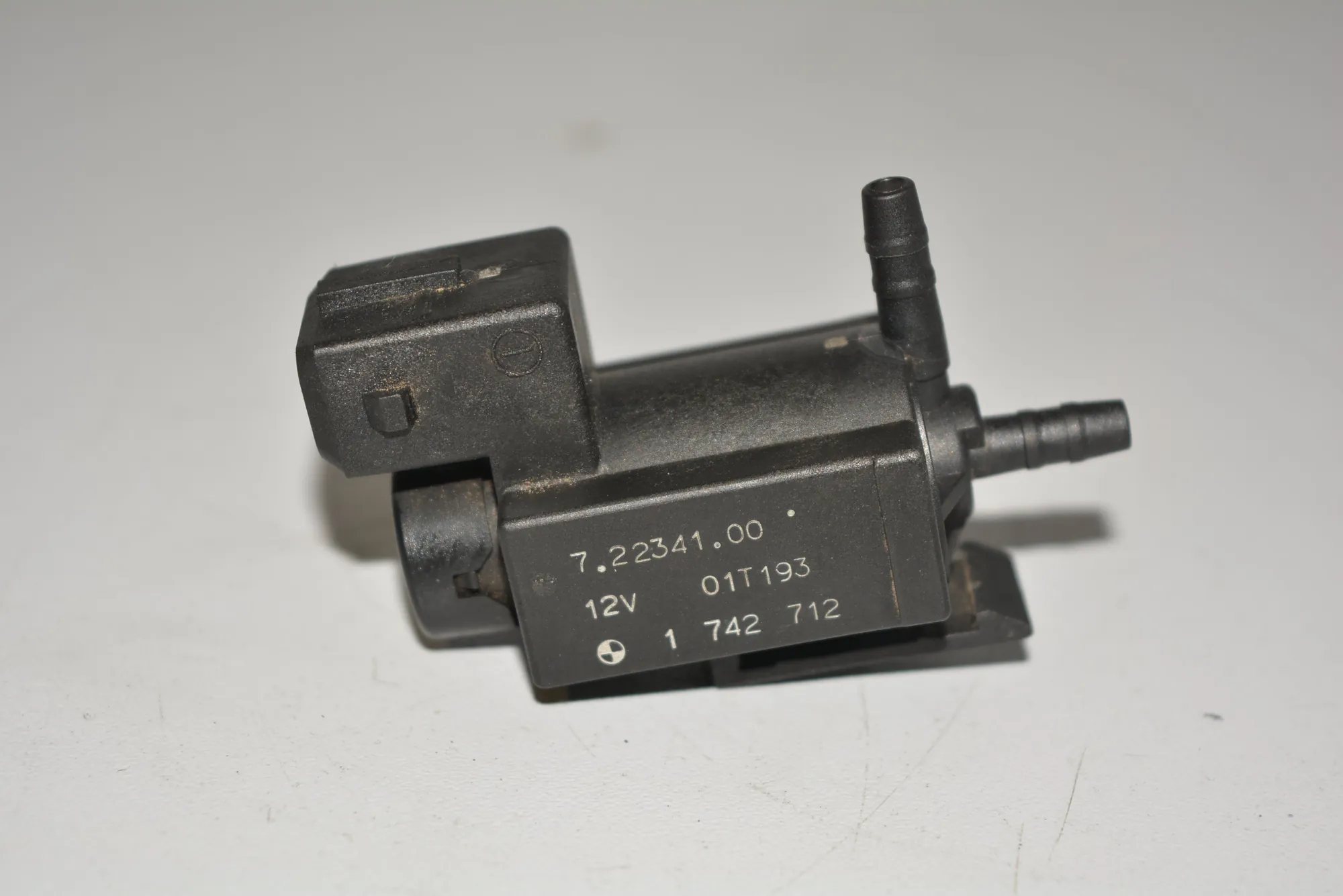 Solenoid Valve – OEM 1742712 · BMW 5 (E39) BMW 5 (E39) 2001 – 2