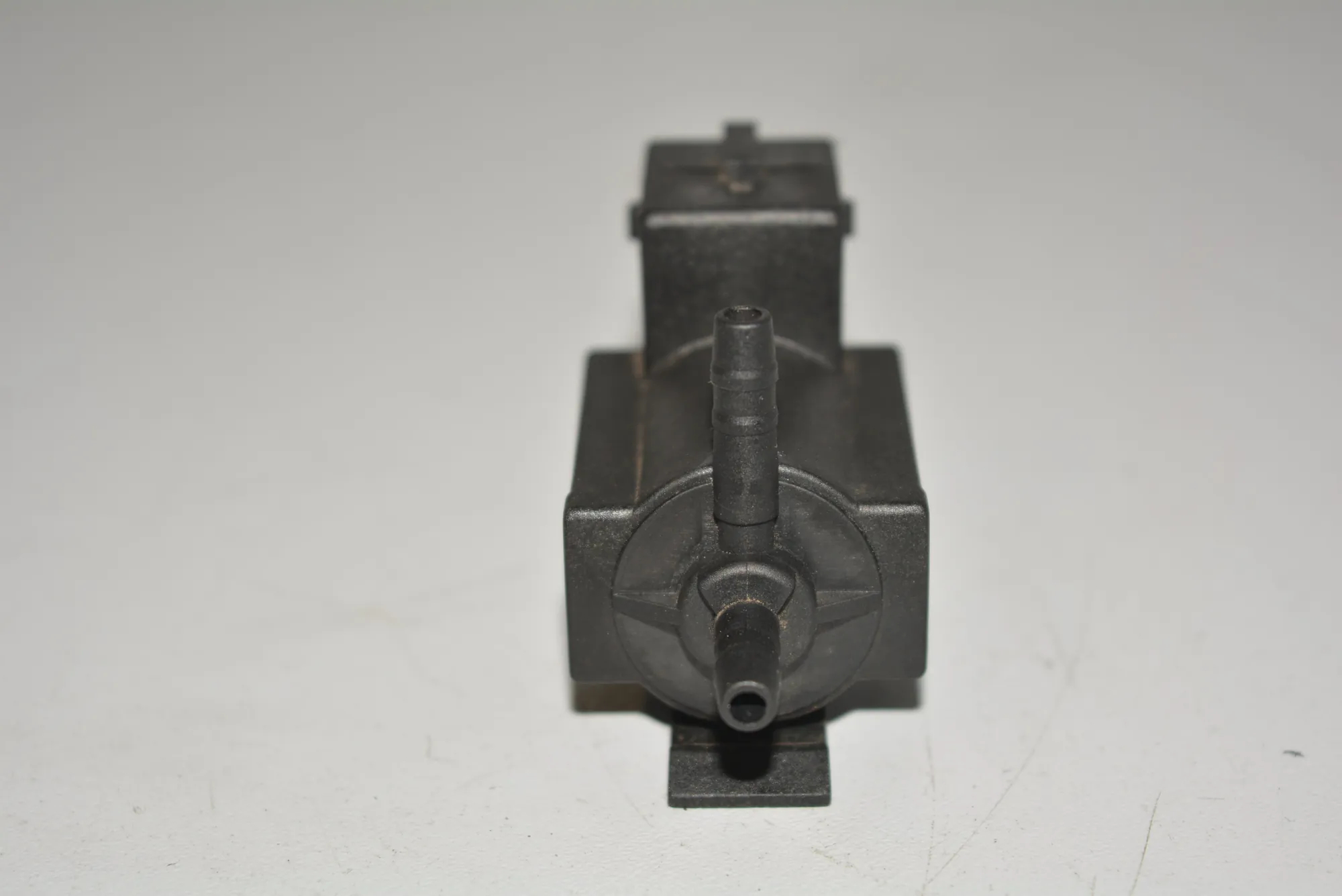 Solenoid Valve – OEM 1742712 · BMW 5 (E39) BMW 5 (E39) 2001