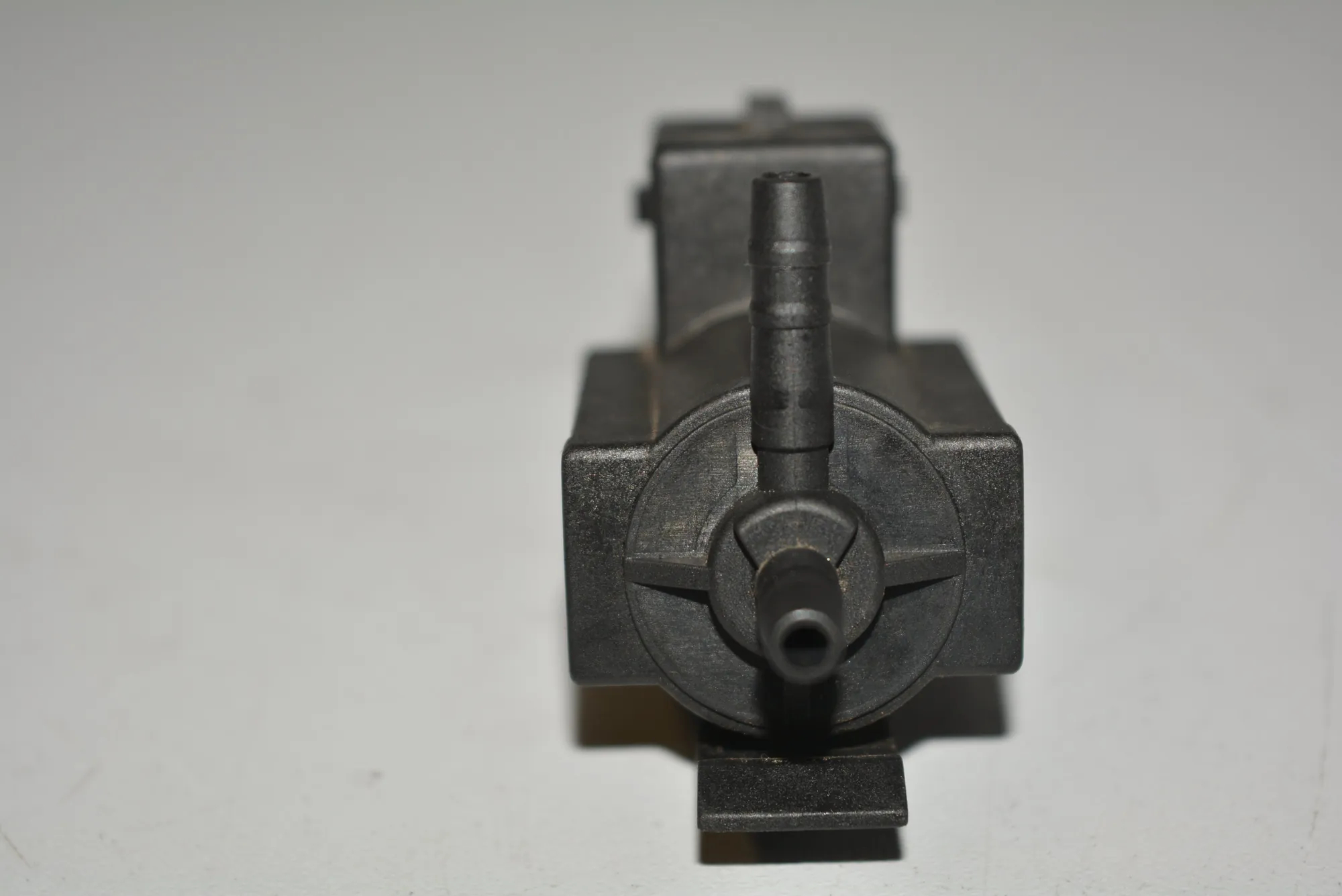 Solenoid Valve – OEM 1742712 · BMW 5 (E39) BMW 5 (E39) 2001 – 4