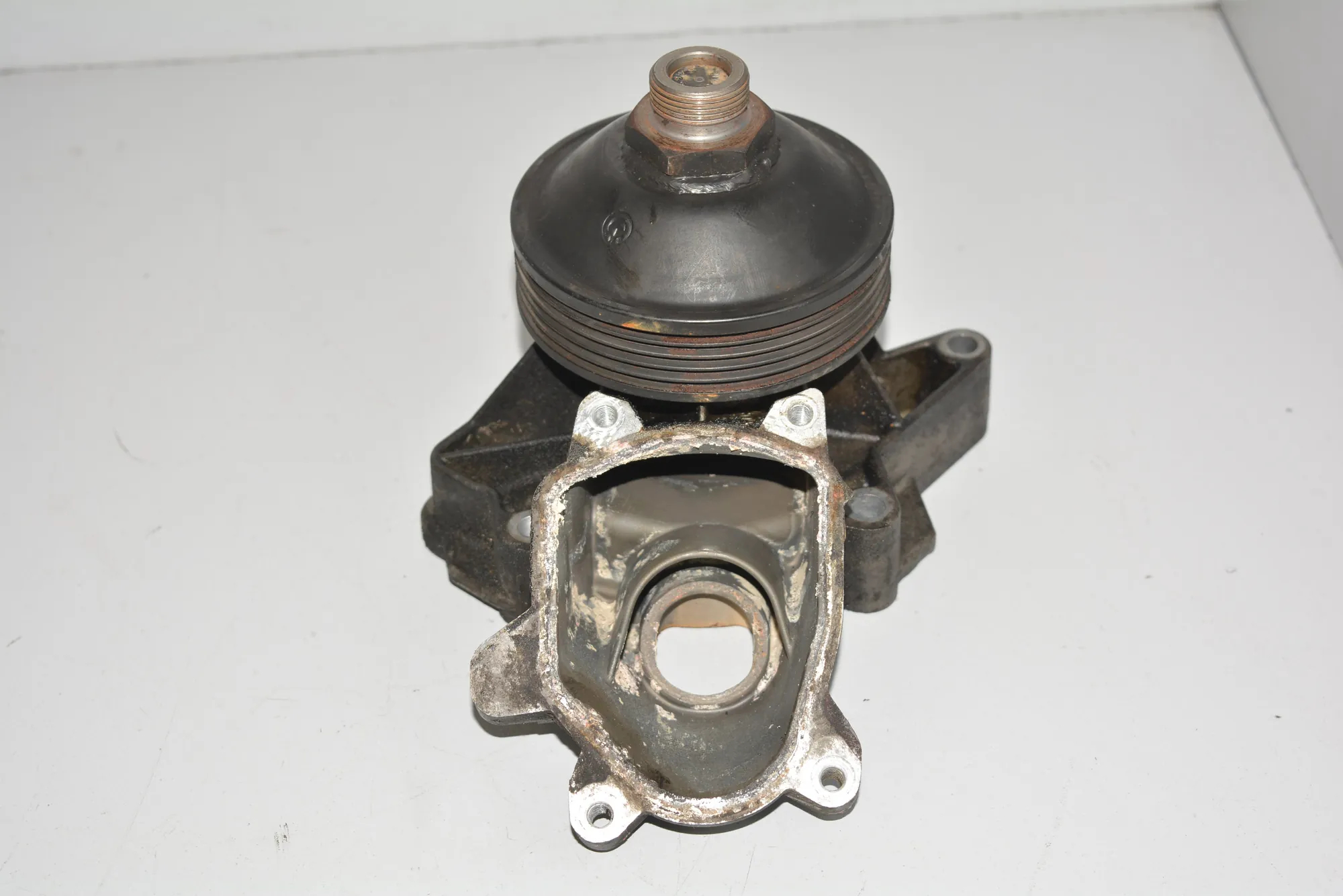 Water Pump – OEM 017852657 · BMW 5 (E39) BMW 5 (E39) 2001 – 3