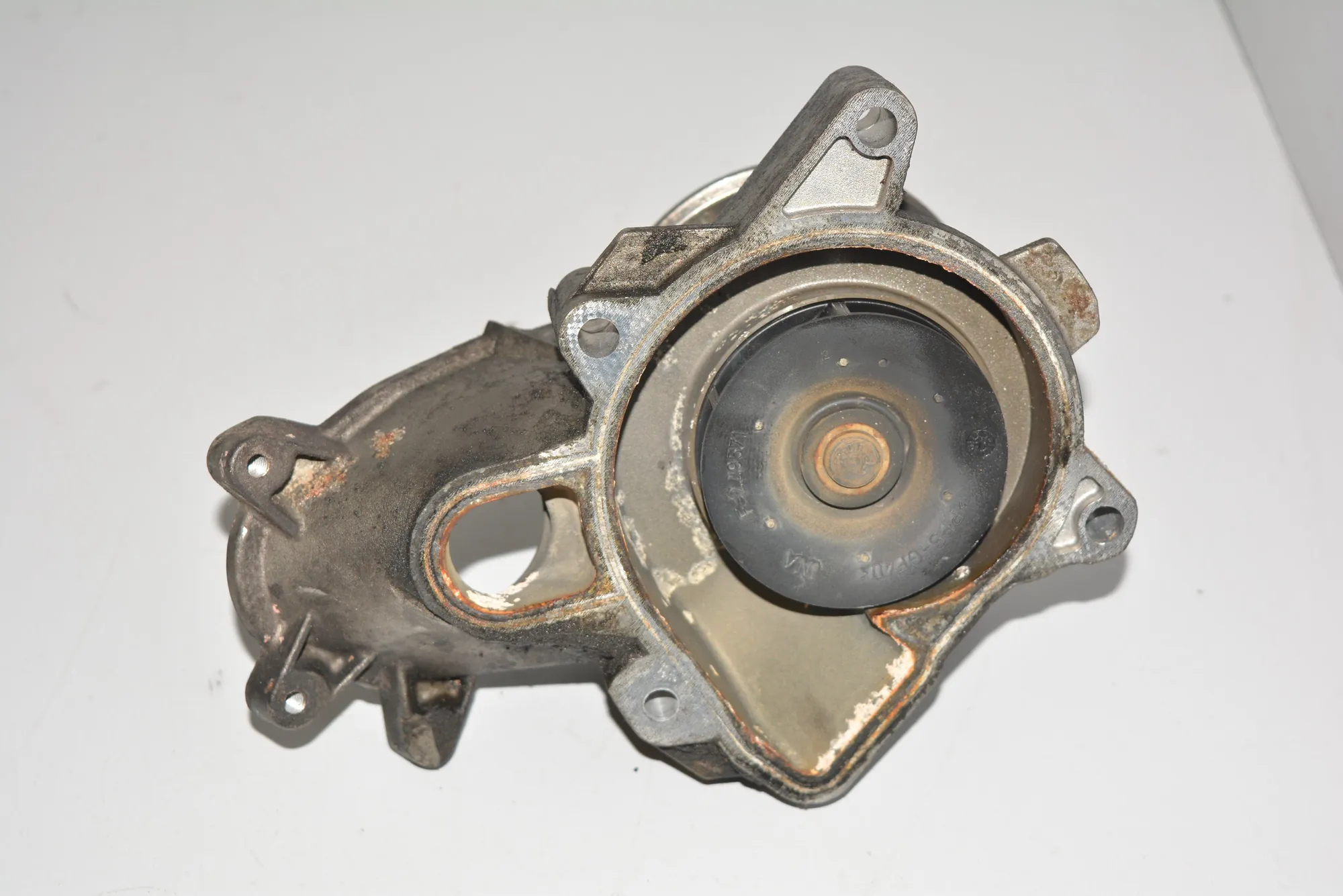 Water Pump – OEM 017852657 · BMW 5 (E39) BMW 5 (E39) 2001 – 4