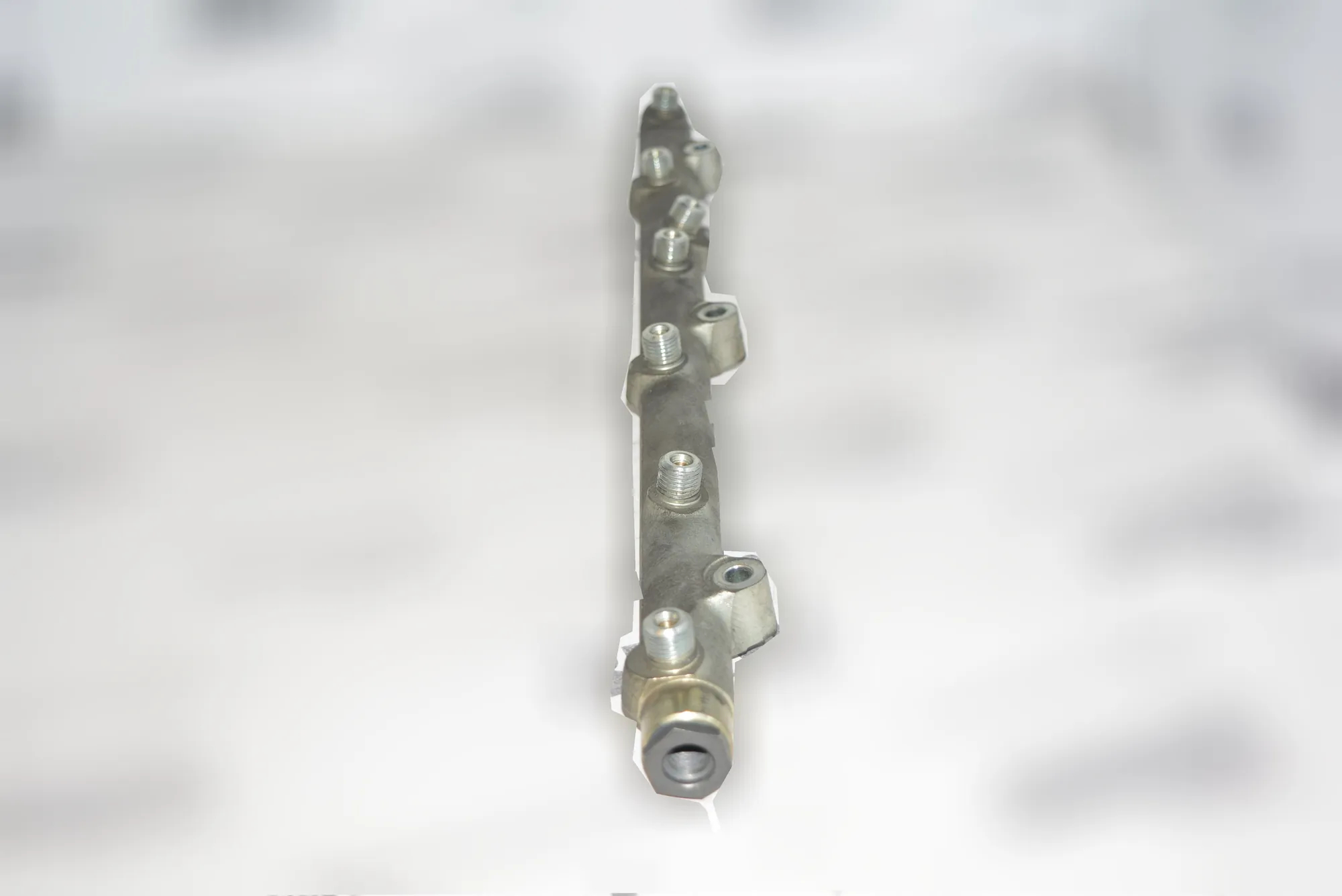 Fuel Rail – OEM 0445216002 · BMW 5 (E39) BMW 5 (E39) 2002 – 3