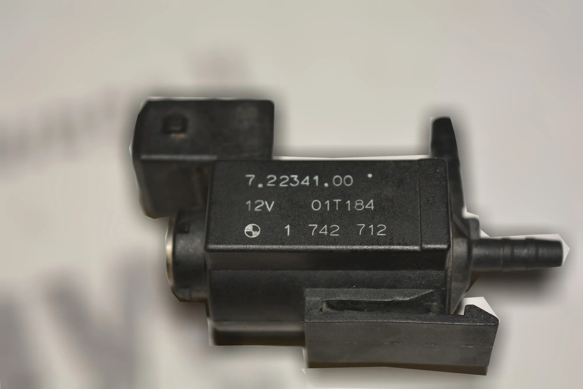 Solenoid Valve – OEM 1742712 · BMW 5 (E39) BMW 5 (E39) 2000 – 4