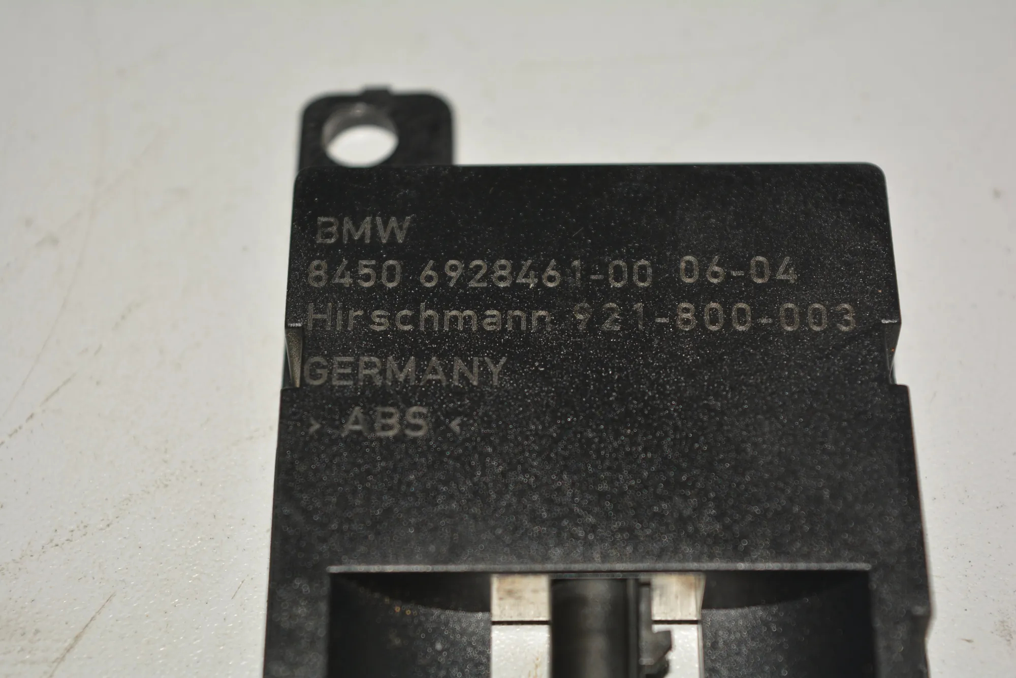Antenna – OEM 6928461 · BMW X3 (E83) BMW X3 (E83) 2005 – 4