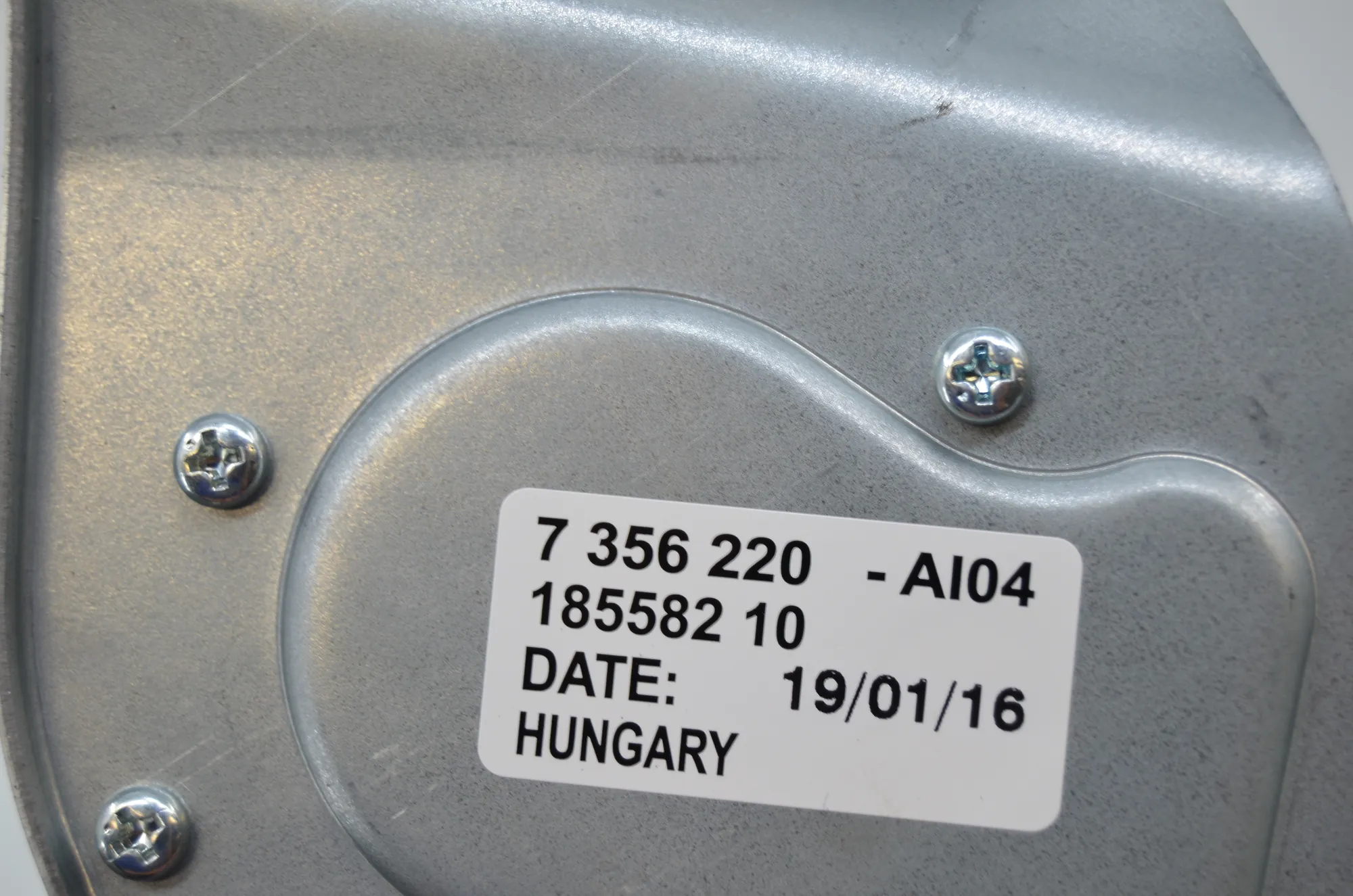 Tailgate Window Wiper Motor – OEM 7356220 · BMW X1 (F48) xDrive 18 d 2016 – 4