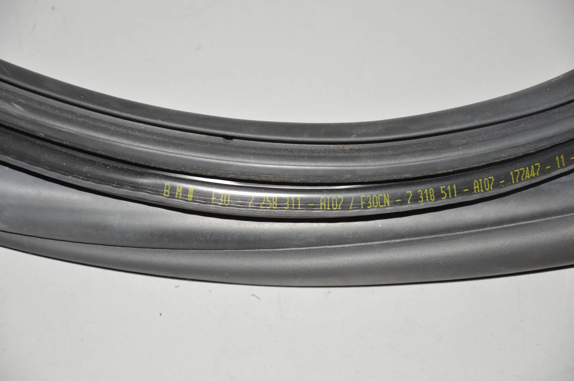 Rear Right Door Seal Rubber – OEM 7258311 · BMW 3 (F30, F80) 328 i xDrive 2014 – 2