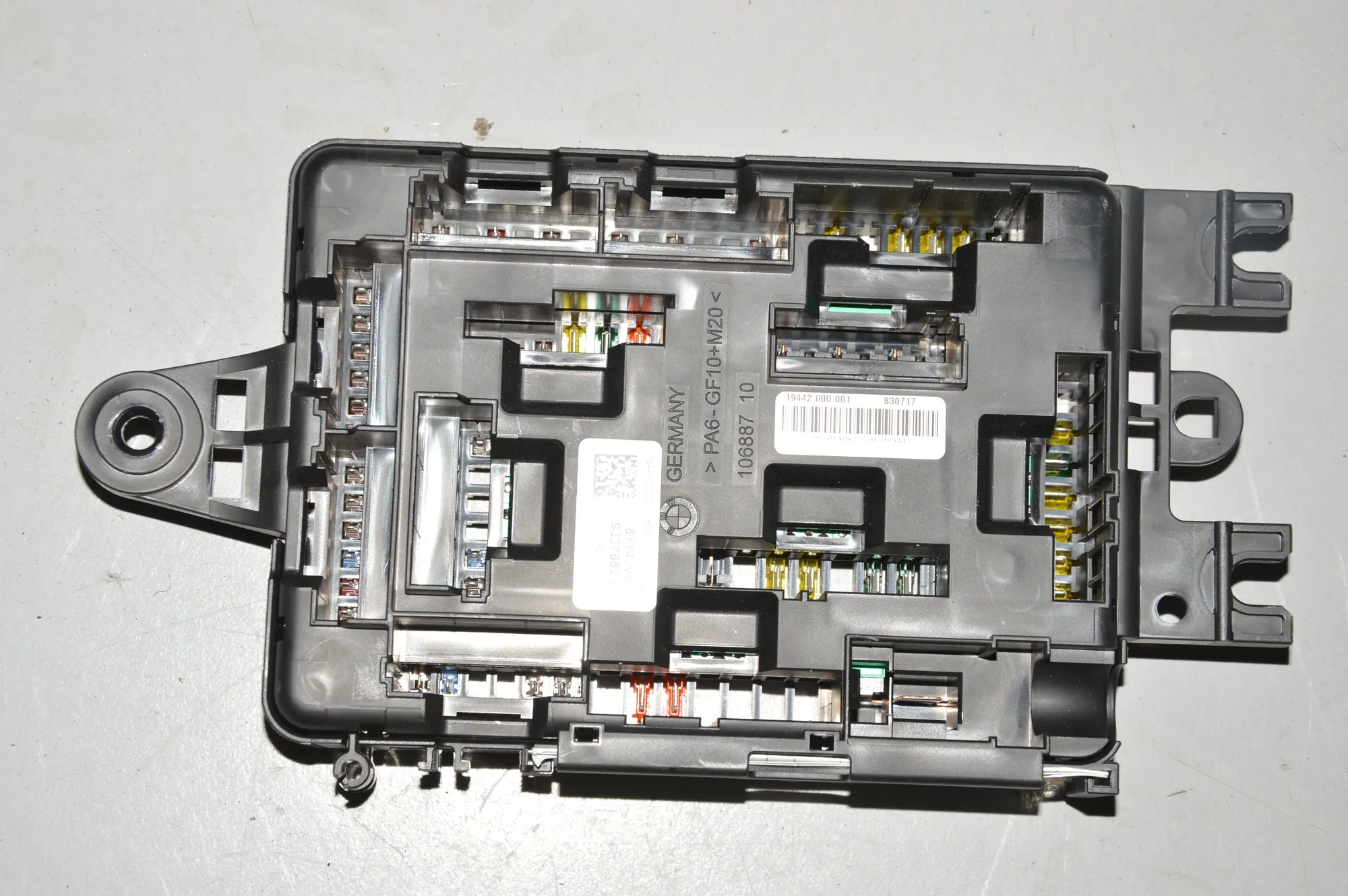Fuse Box – OEM 9337882 · BMW 3 (F30, F80) 328 i xDrive 2014 – 2
