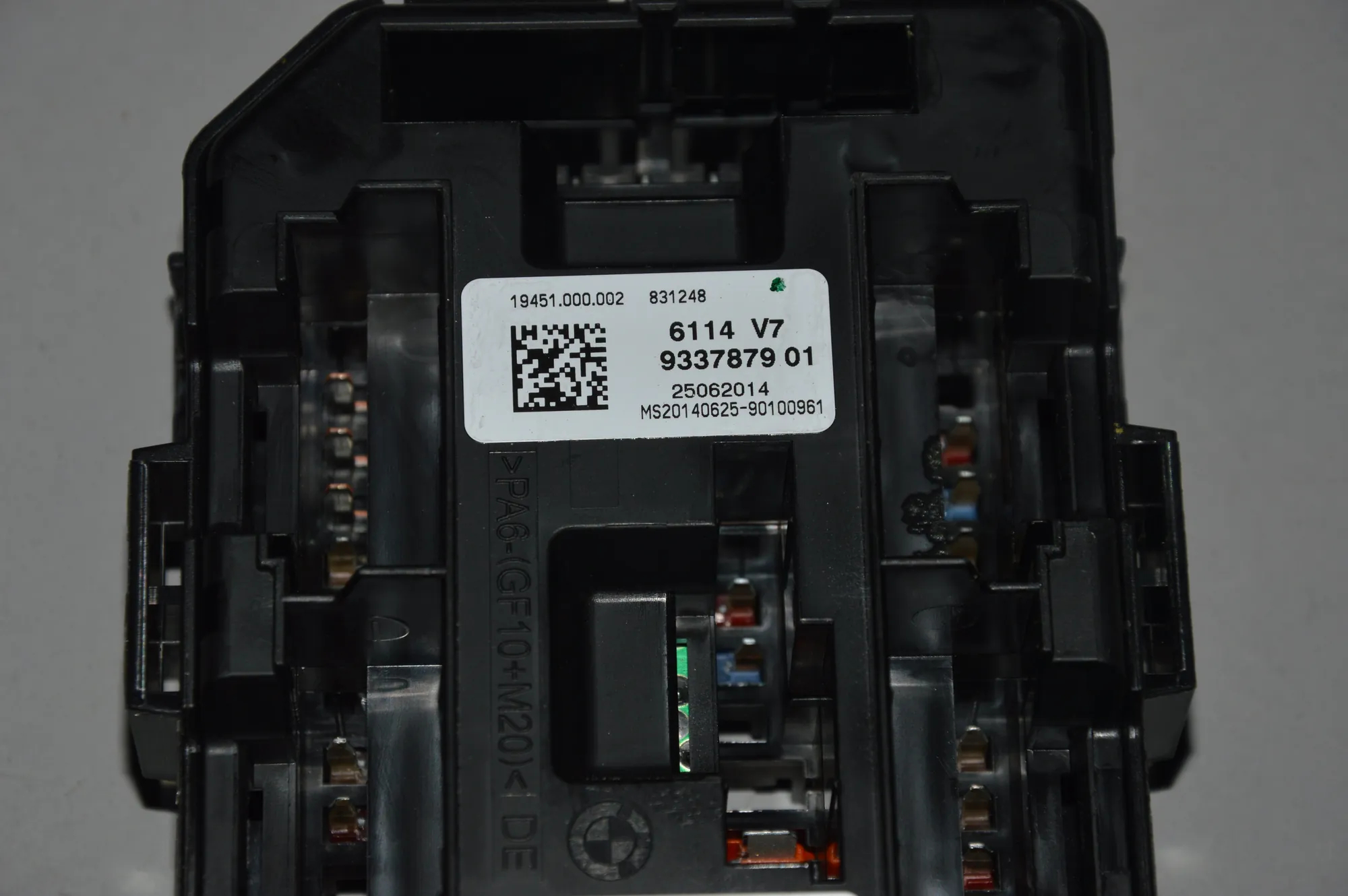Fuse Box – OEM 9337879 · BMW 3 (F30, F80) 328 i xDrive 2014 – 3