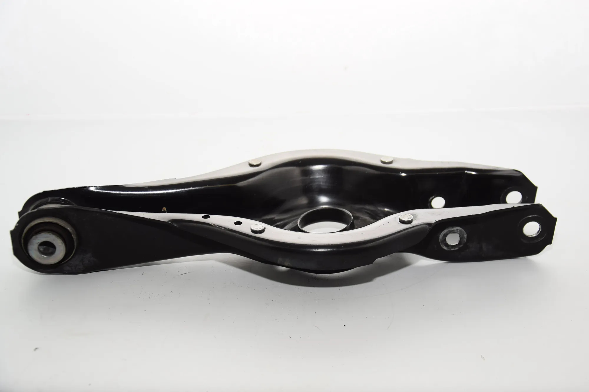 Rear Right Lower Control Arm – OEM 6867540 · BMW 3 (F30, F80) 328 i xDrive 2014