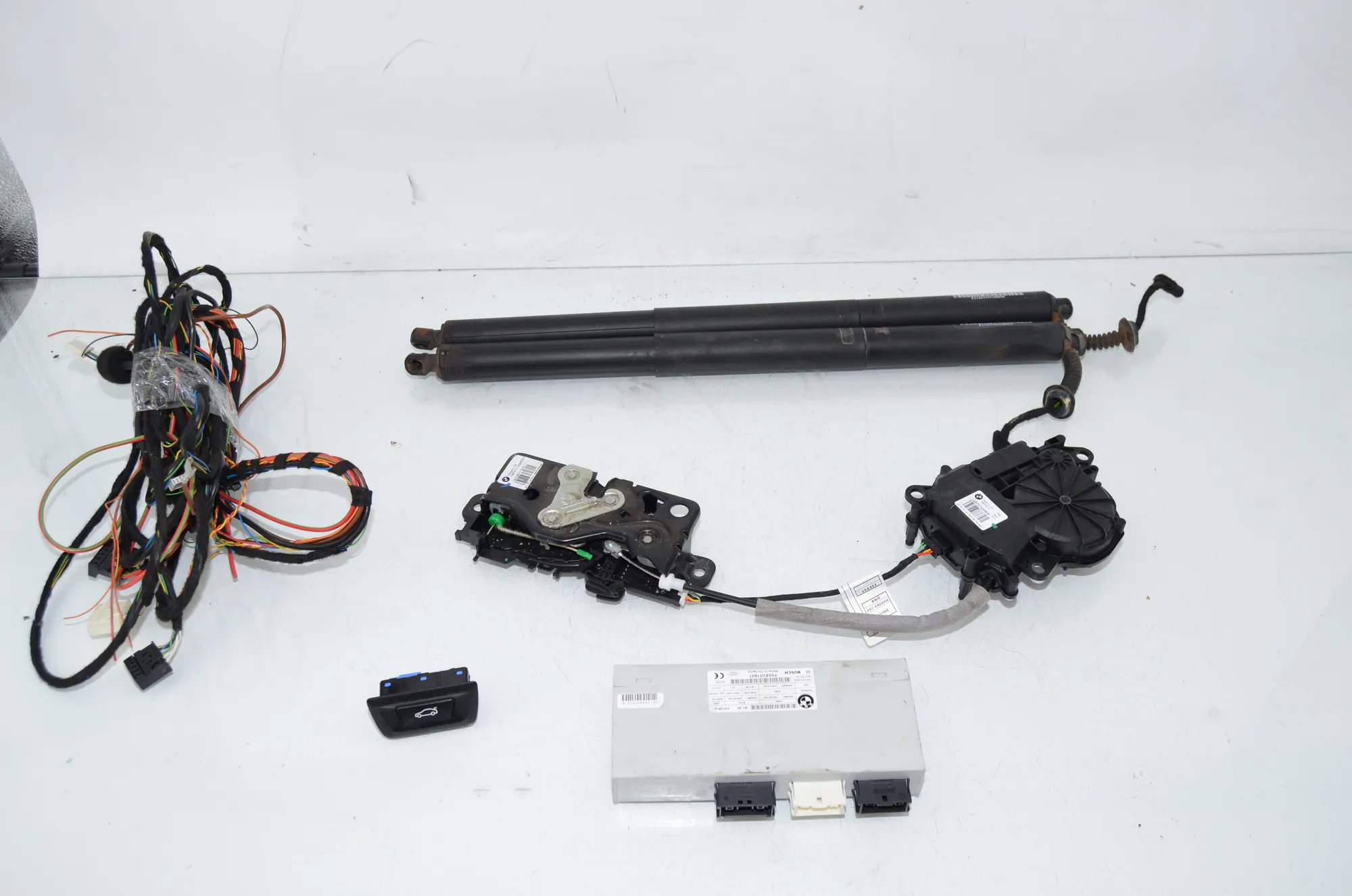 Electric Tailgate Opening Kit – OEM 9275119 · BMW X1 (F48) xDrive 18 d 2016