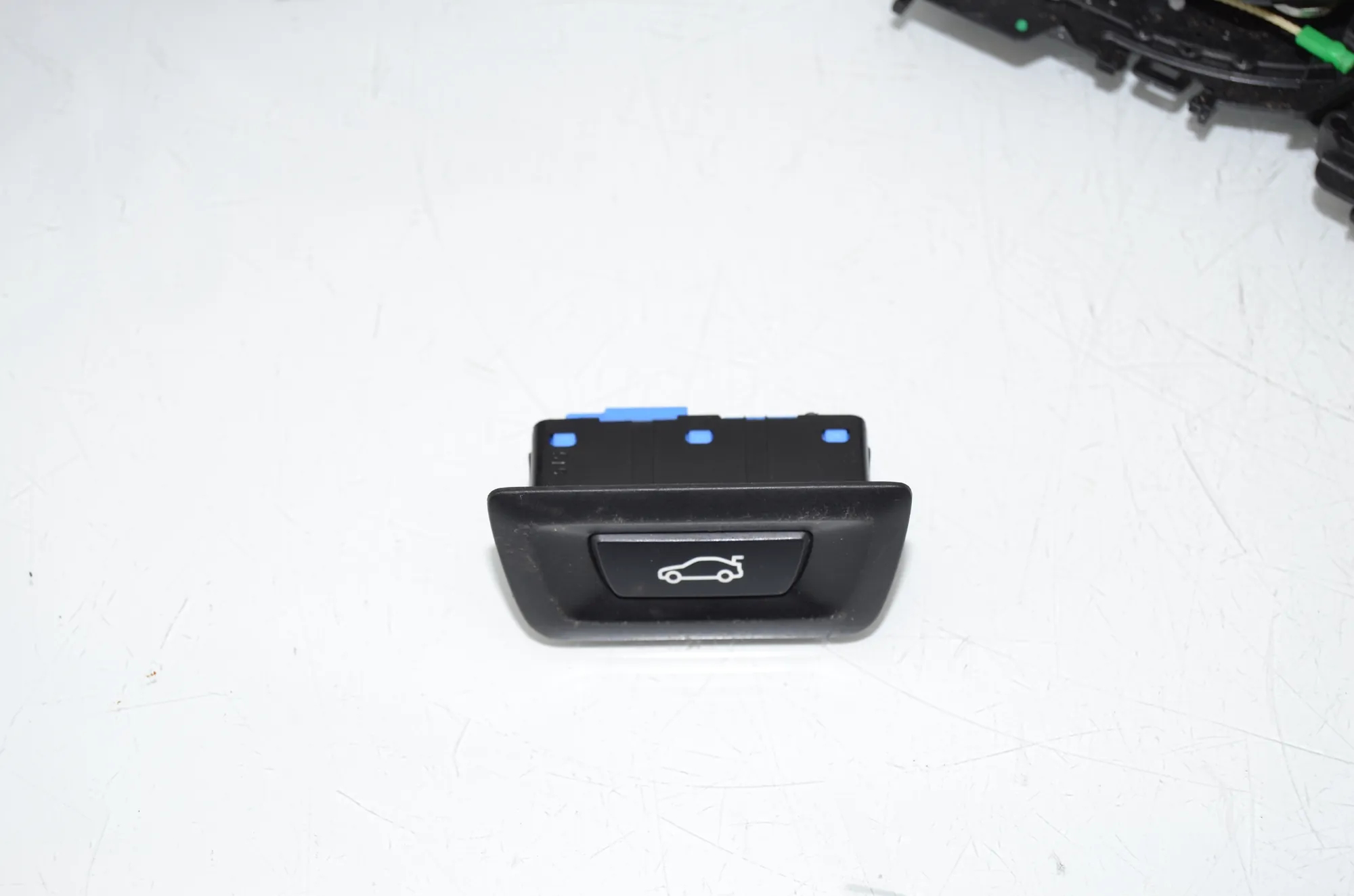 Electric Tailgate Opening Kit – OEM 9275119 · BMW X1 (F48) xDrive 18 d 2016 – 4