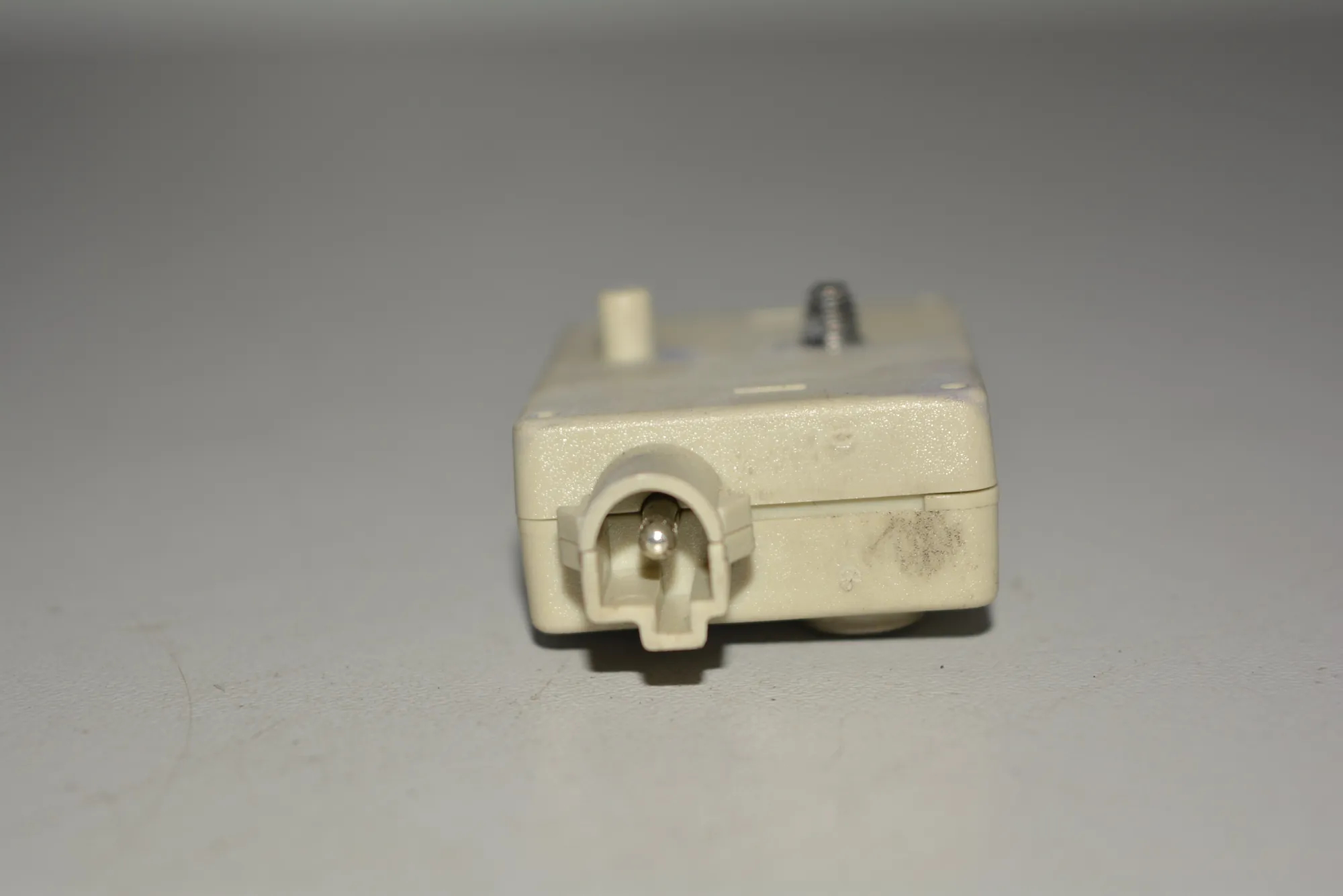 Antenna Amplifier – OEM 6990090 · BMW X3 (E83) BMW X3 (E83) 2005 – 3