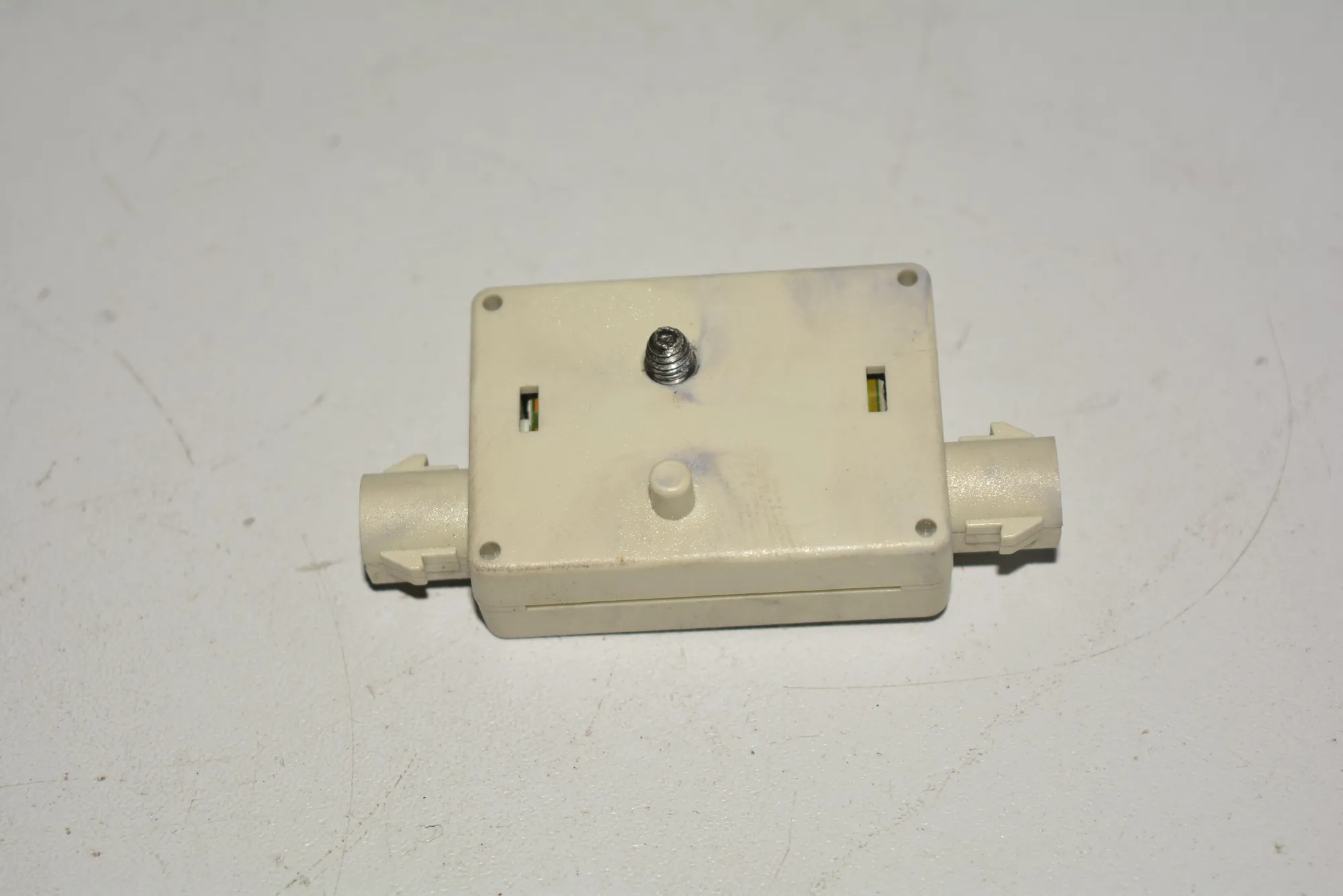 Antenna Amplifier – OEM 6990090 · BMW X3 (E83) BMW X3 (E83) 2005 – 2