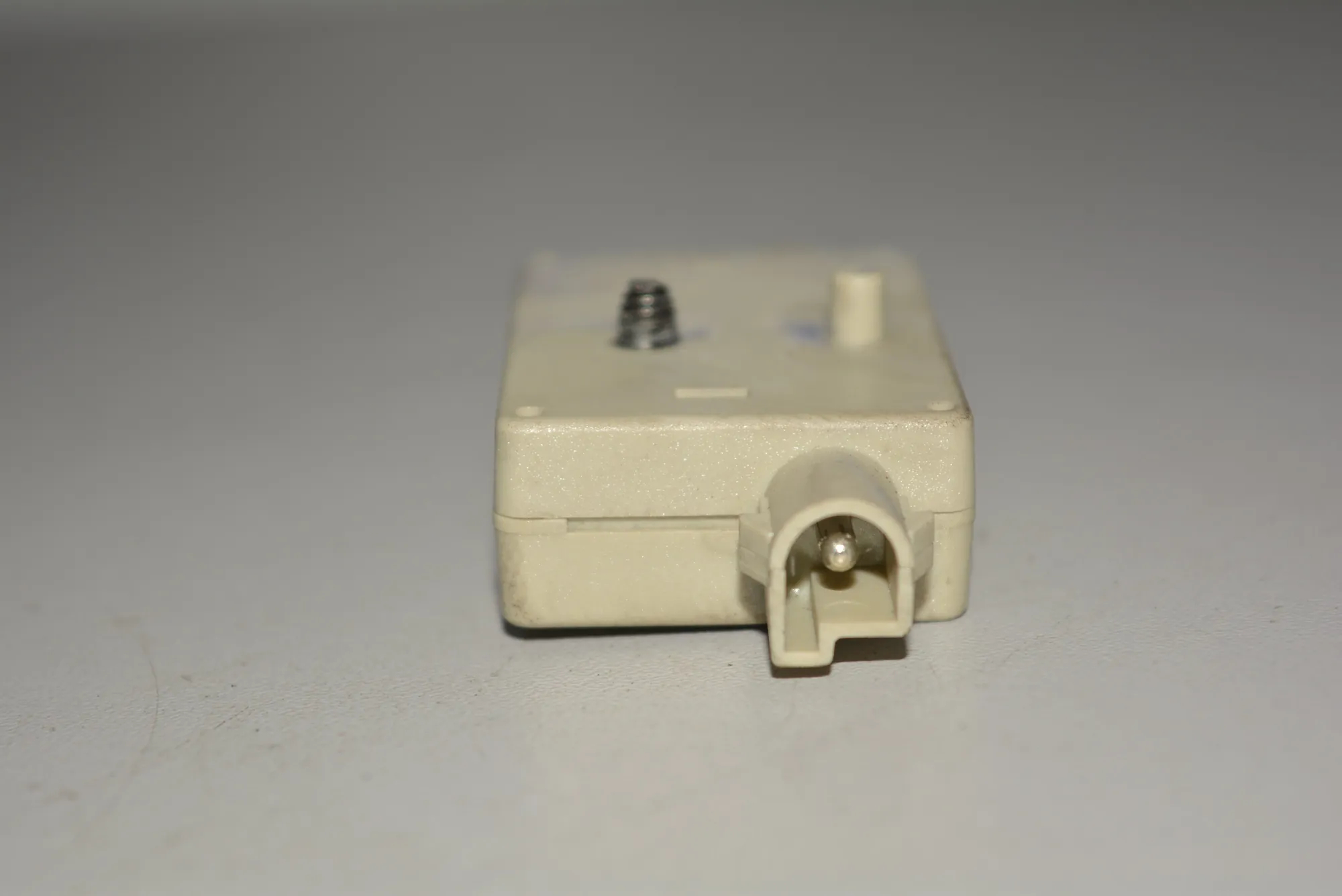 Antenna Amplifier – OEM 6990090 · BMW X3 (E83) BMW X3 (E83) 2005 – 4