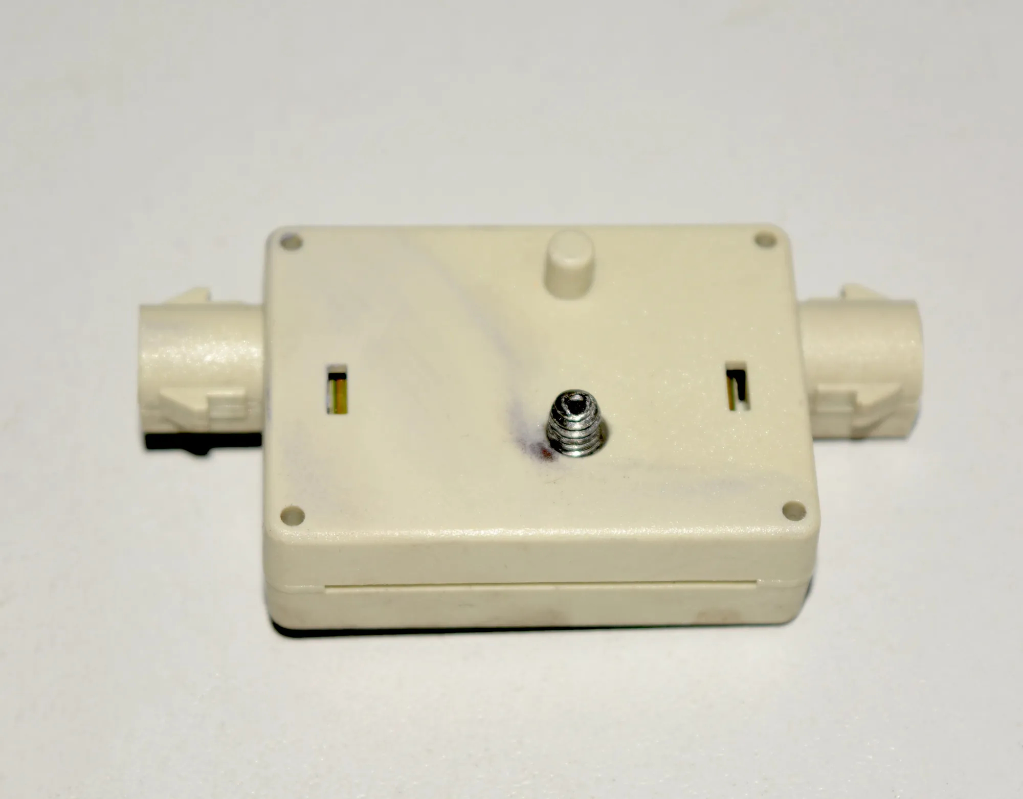 Antenna Amplifier – OEM 6990090 · BMW X3 (E83) BMW X3 (E83) 2005 – 2