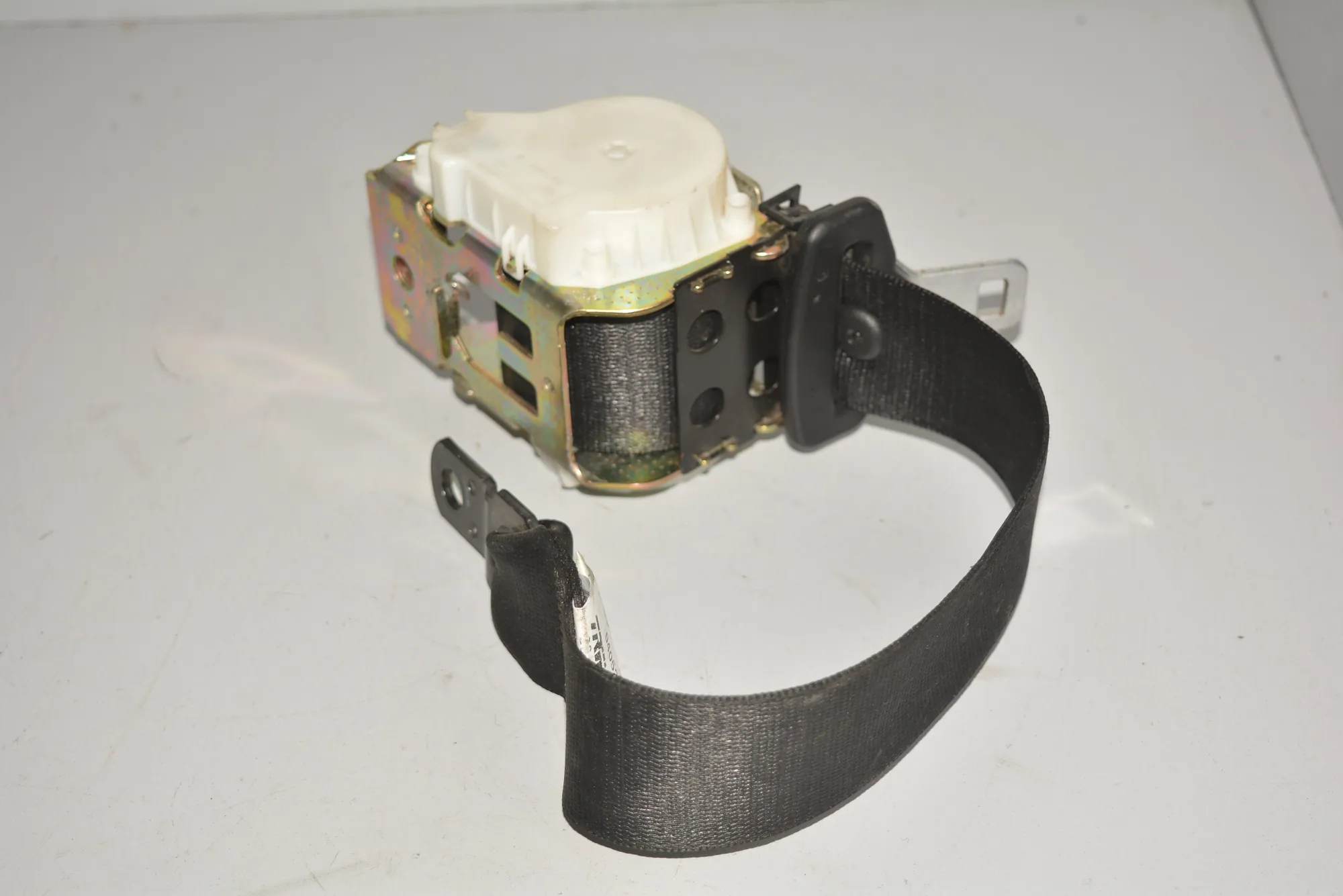 Rear Left Seatbelt – OEM 3400715 · BMW X3 (E83) BMW X3 (E83) 2005