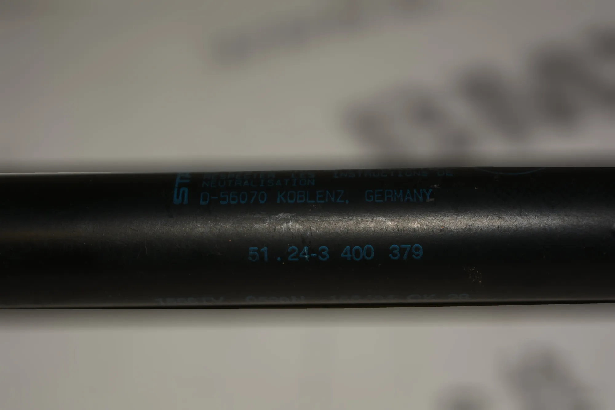 Left Side Tailgate Gas Strut – OEM 3400379 · BMW X3 (E83) BMW X3 (E83) 2005 – 2