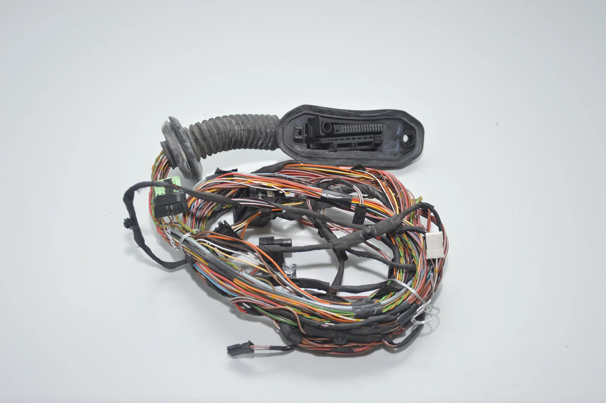 Front Right Door Wiring – OEM NA · BMW 7 (F01, F02) BMW 7 (F01, F02) 2008 – 2