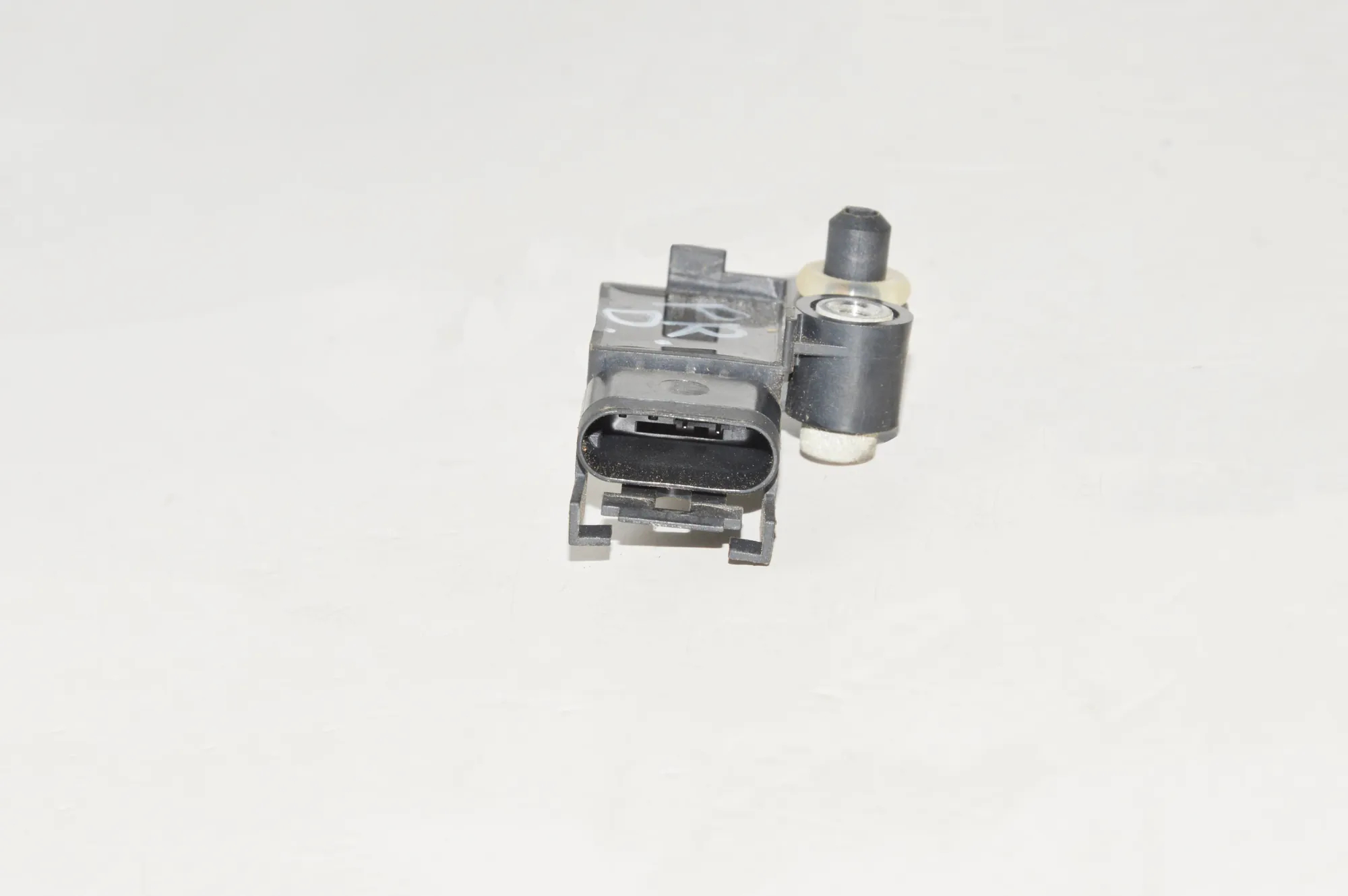 Front Right Impact Sensor – OEM 9159311 · BMW 7 (F01, F02) BMW 7 (F01, F02) 2008