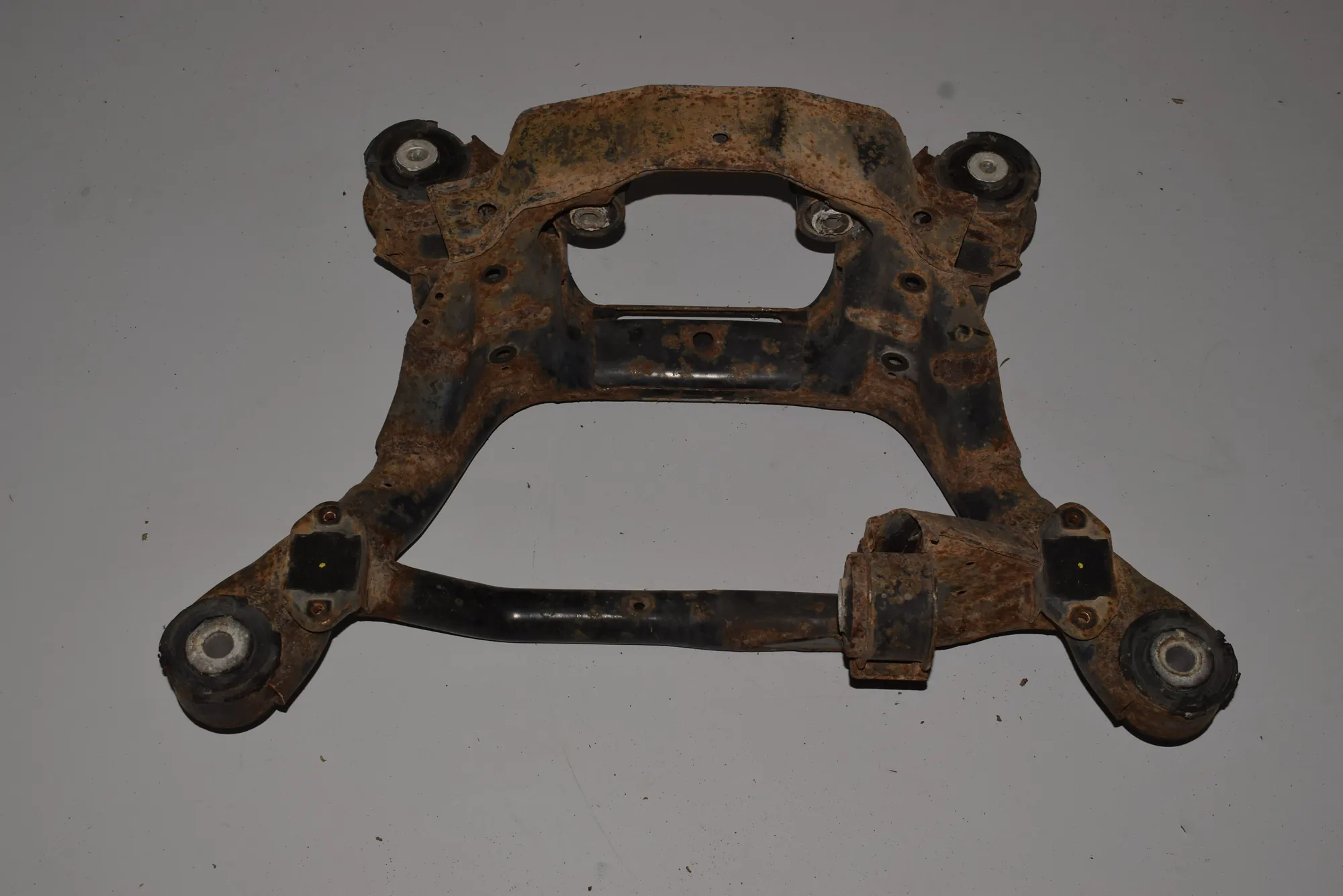 Rear Subframe – OEM NA · BMW X3 (E83) 3.0 i xDrive 2004 – 5