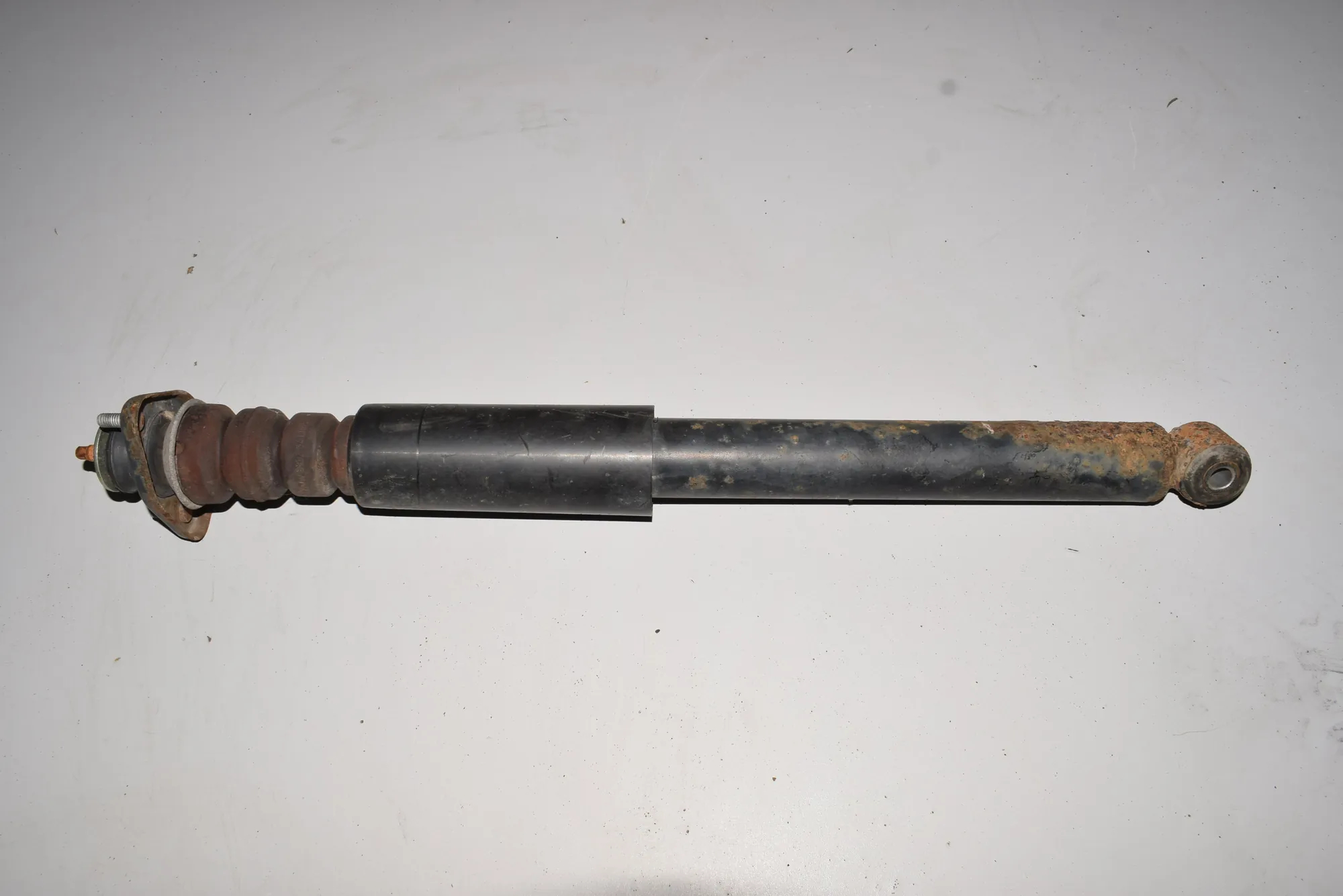 Rear Right Shock Absorber – OEM 3413790 · BMW X3 (E83) 3.0 i xDrive 2004 – 2