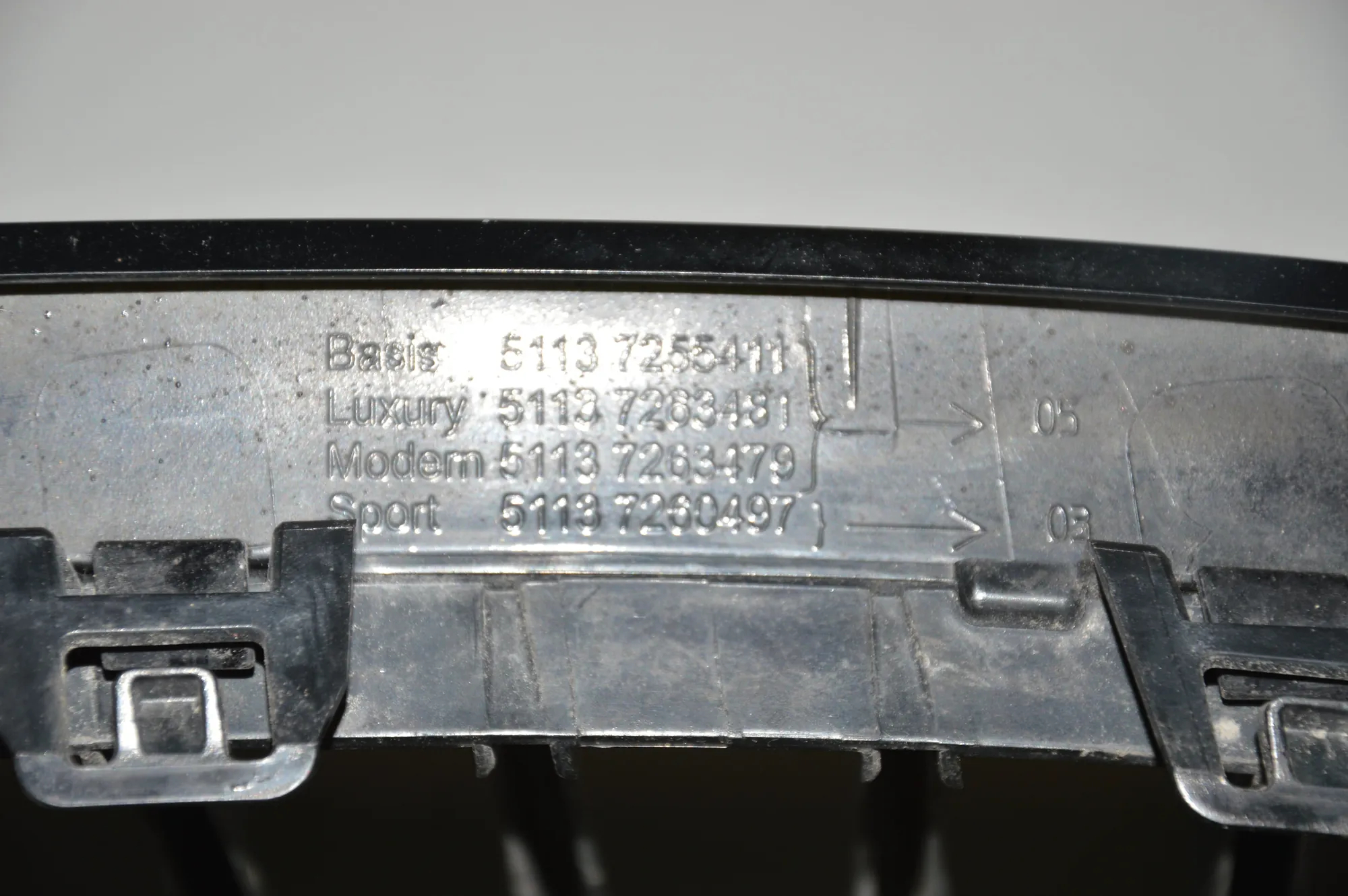 Front Left Grill – OEM 7255411 · BMW 3 (F30, F80) BMW 3 (F30, F80) 2013 – 3