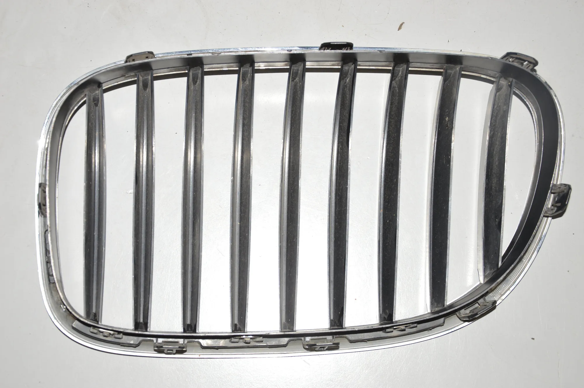 Front Left Grill – OEM 7211658 · BMW 7 (F01, F02) BMW 7 (F01, F02) 2013 – 4