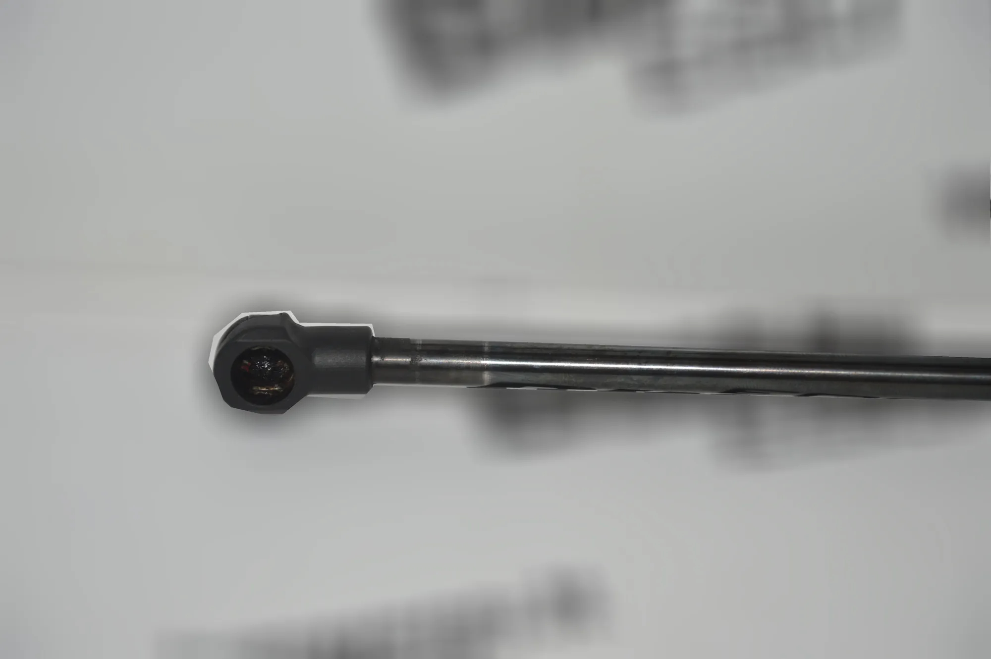Front Left Bonnet Strut – OEM 7060550 · BMW 3 Touring (E91) 320 d 2007 – 3