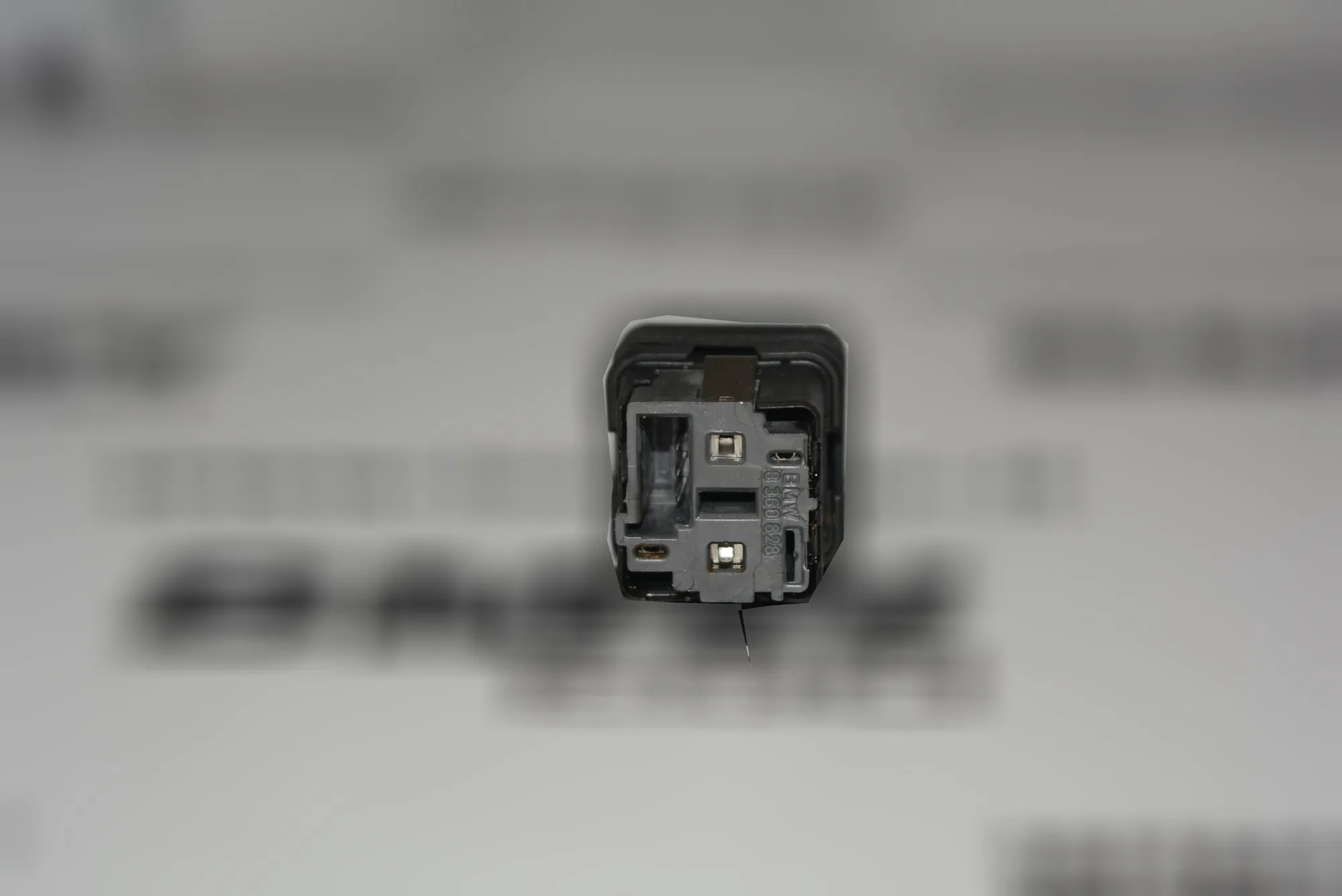 Other Control Units – OEM 8360828 · BMW 5 (E39) 525 i 2001 – 2
