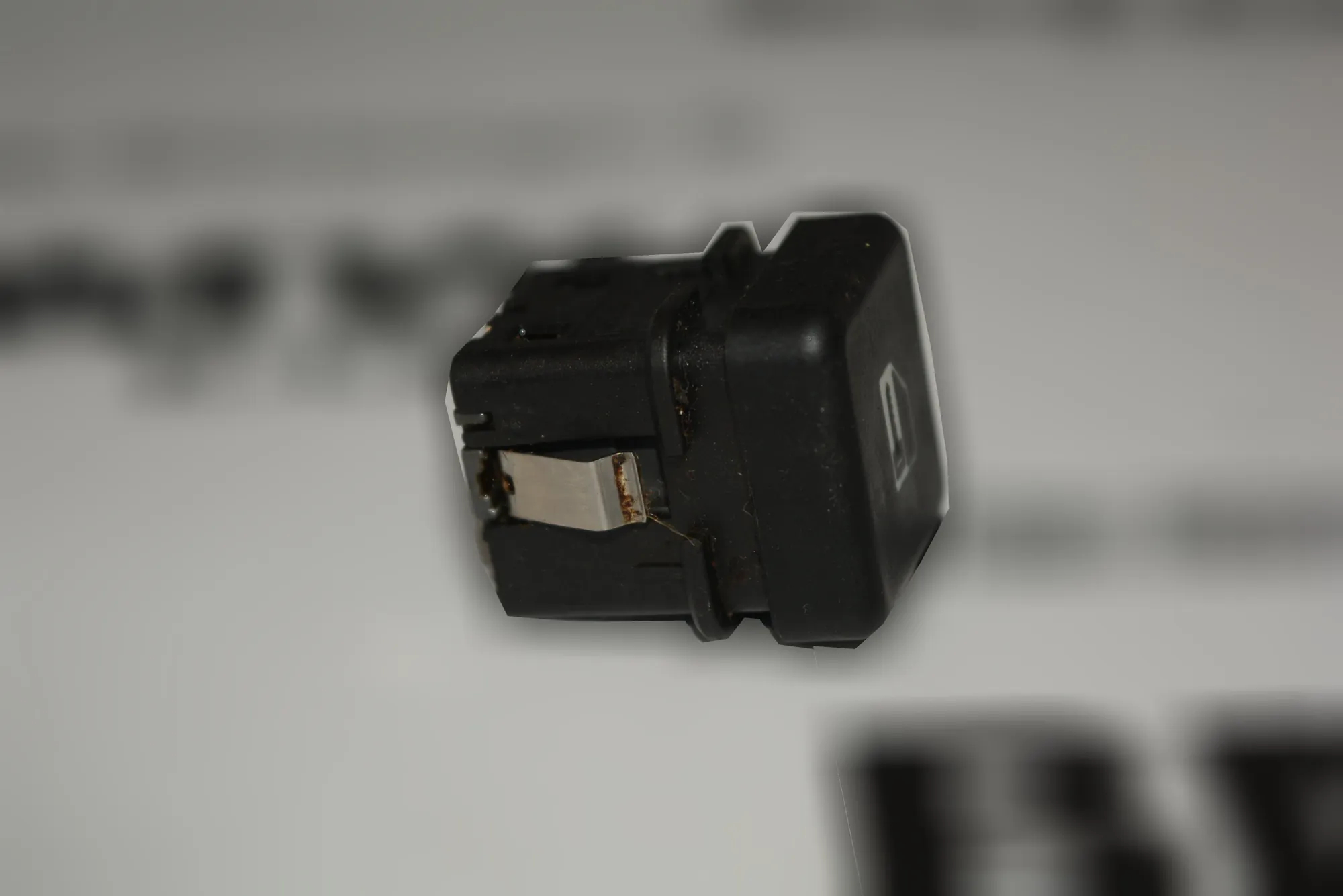 Other Control Units – OEM 8360828 · BMW 5 (E39) 525 i 2001 – 3