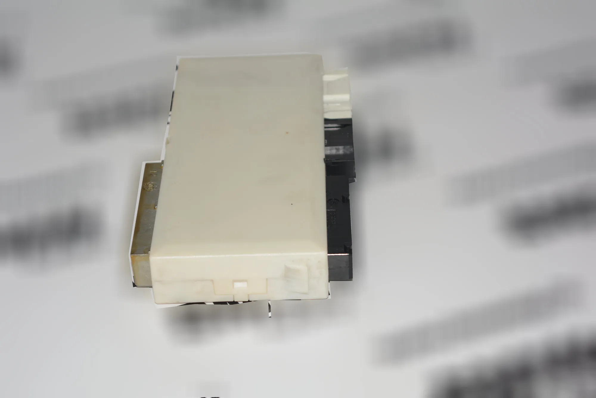 Comfort Control Unit – OEM 6913519 · BMW 5 (E39) 525 i 2001 – 4