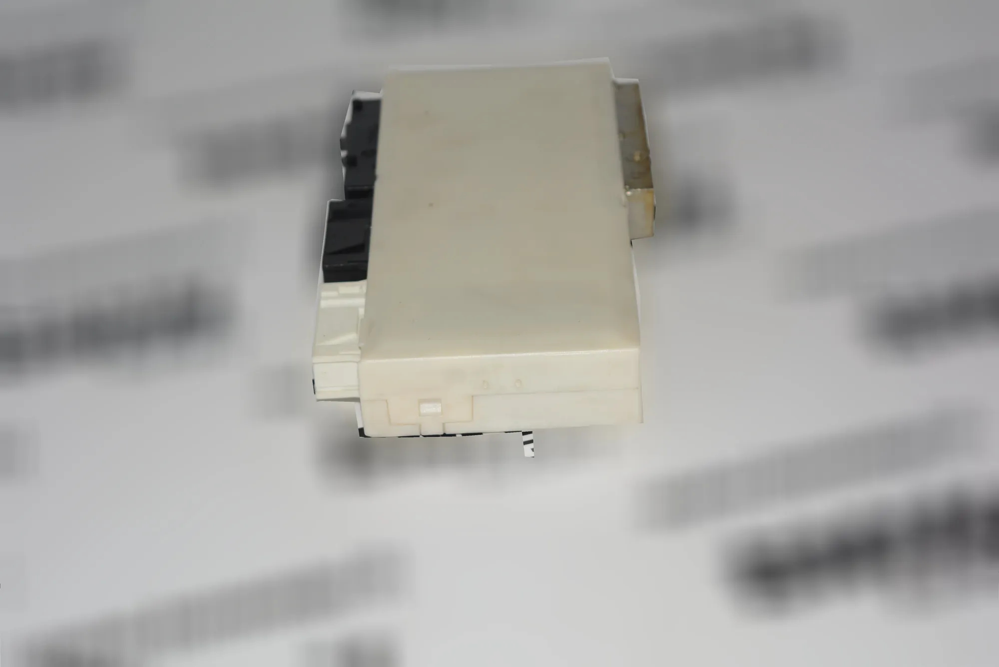 Comfort Control Unit – OEM 6913519 · BMW 5 (E39) 525 i 2001 – 5