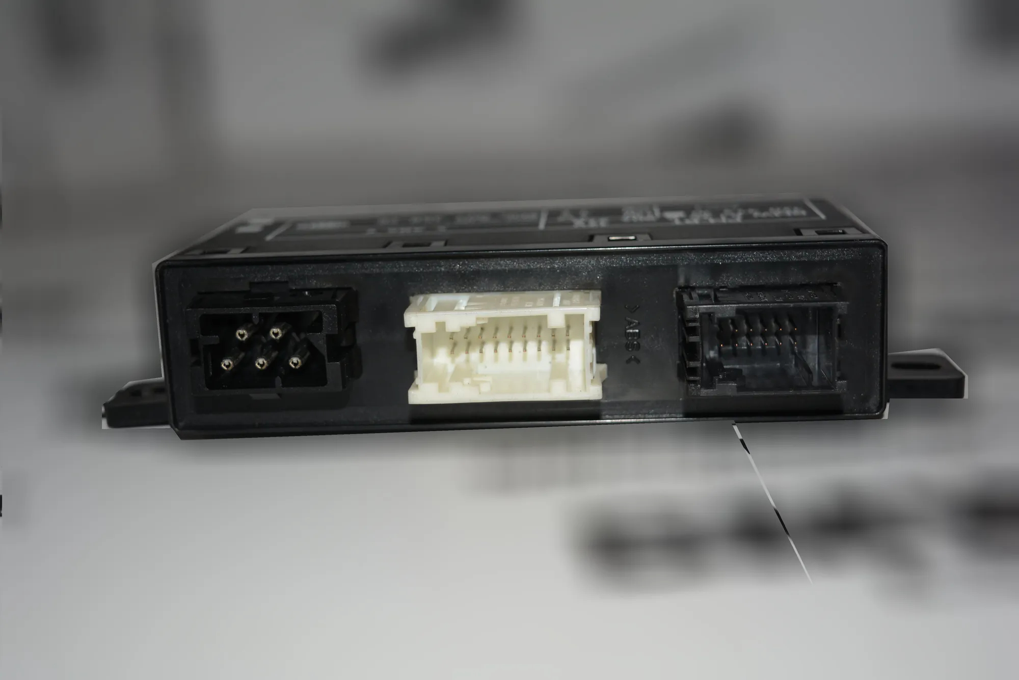 Front Left Door Control Unit – OEM 6904248 · BMW 5 (E39) 525 i 2001 – 2