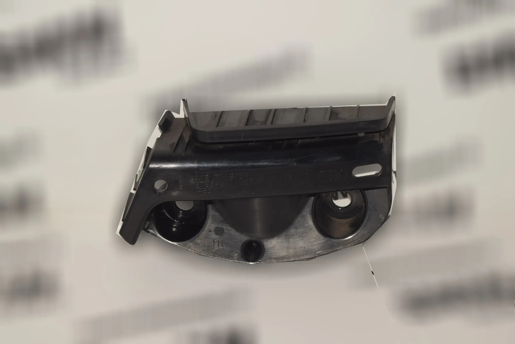Rear Right Bumper Bracket – OEM 7118194 · BMW 3 (E90) 320 d 2009 – 3