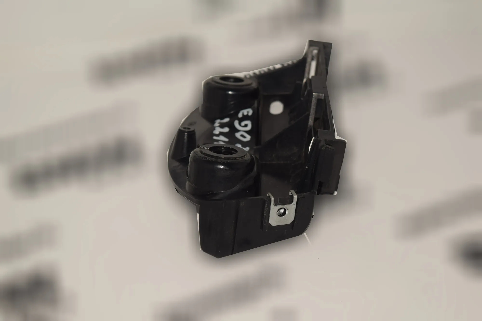 Rear Right Bumper Bracket – OEM 7118194 · BMW 3 (E90) 320 d 2009 – 2