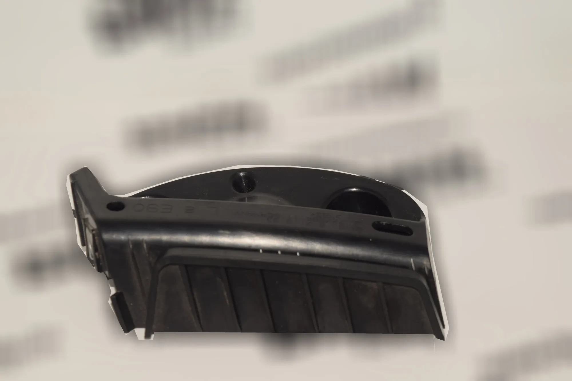 Rear Left Bumper Bracket – OEM 7118193 · BMW 3 (E90) 320 d 2009 – 3