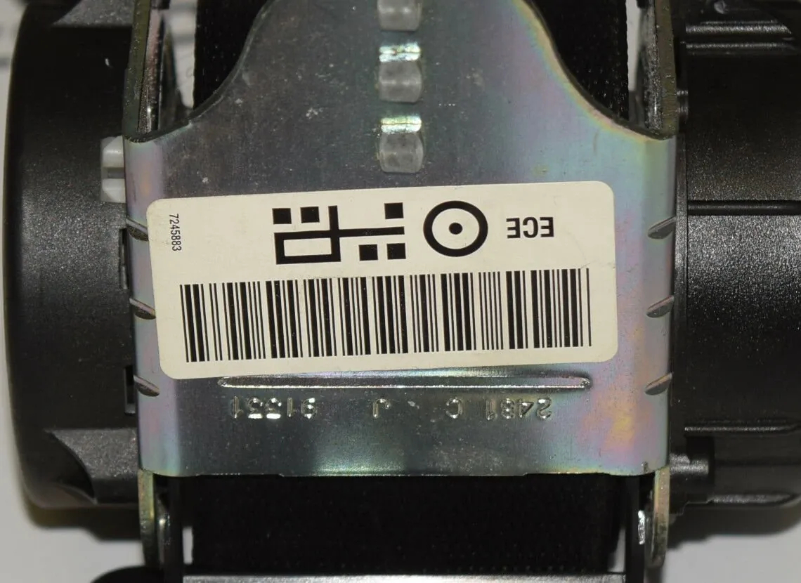 Rear Left Seatbelt – OEM 61753177245883 · BMW 3 (E90) 320 d 2009 – 2