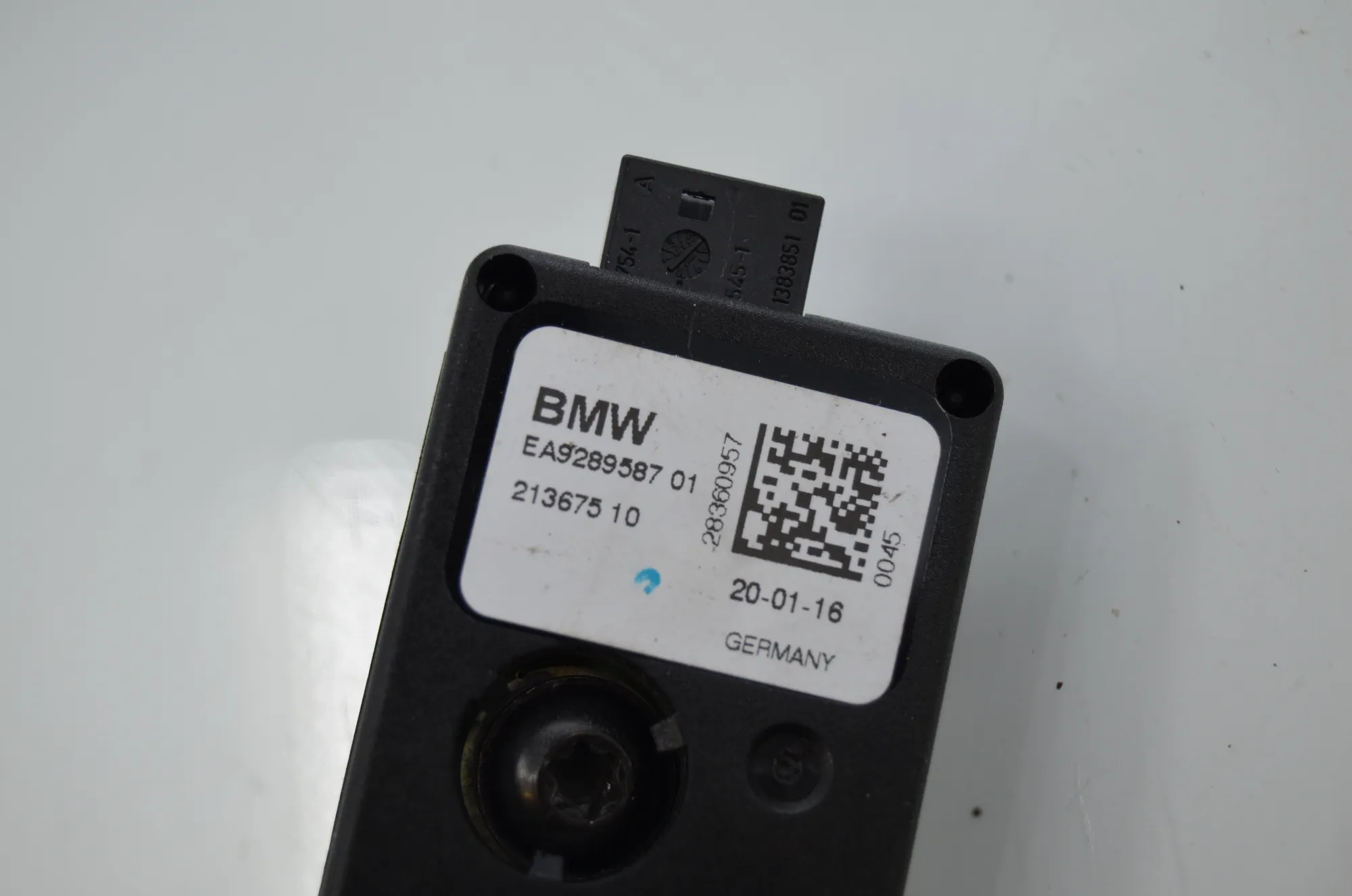 Antenna – OEM 9352601 · BMW X1 (F48) xDrive 18 d 2016 – 7