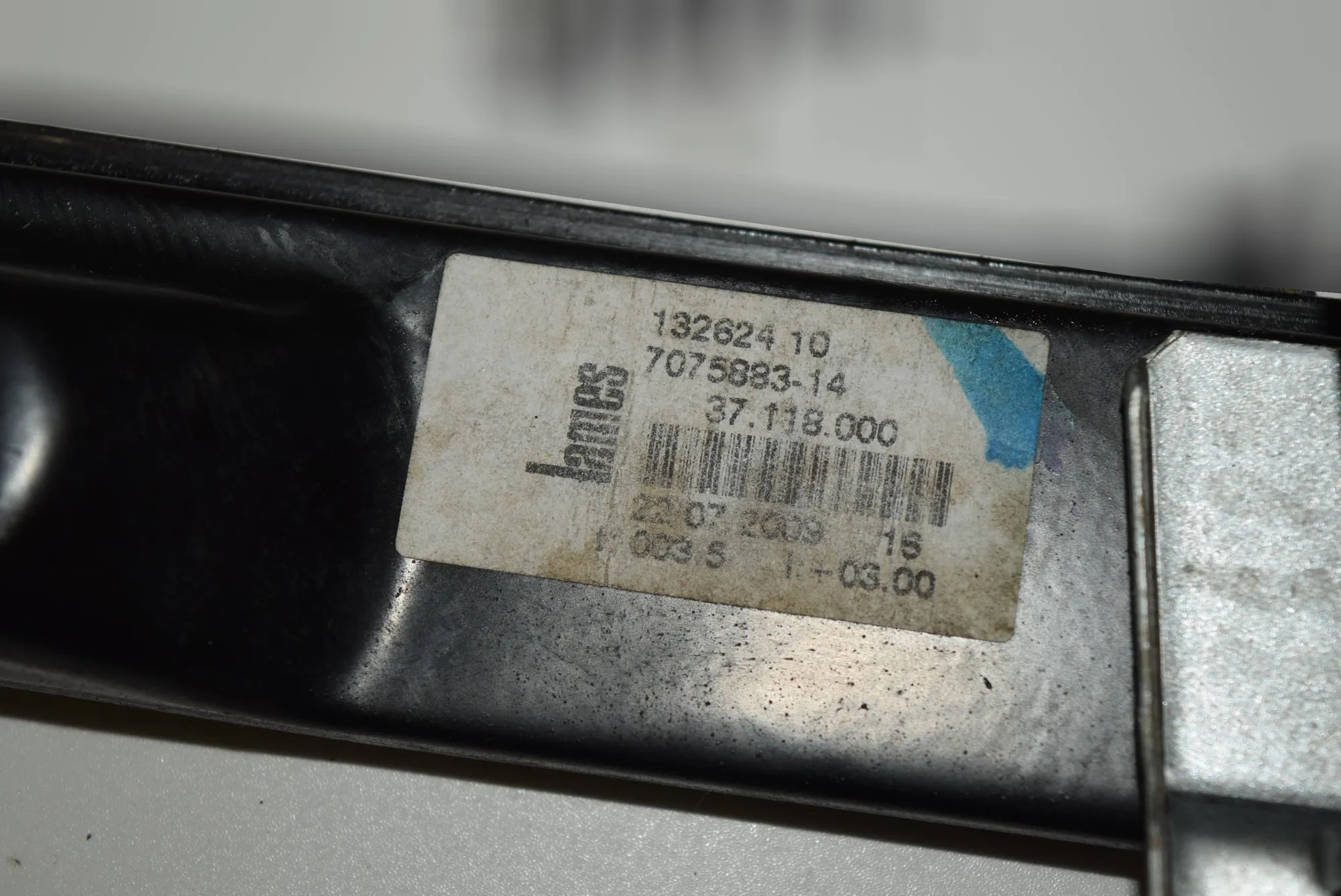 Front Left Door Window Regulator – OEM 7075883 · BMW 3 (E90) 320 d 2009 – 3