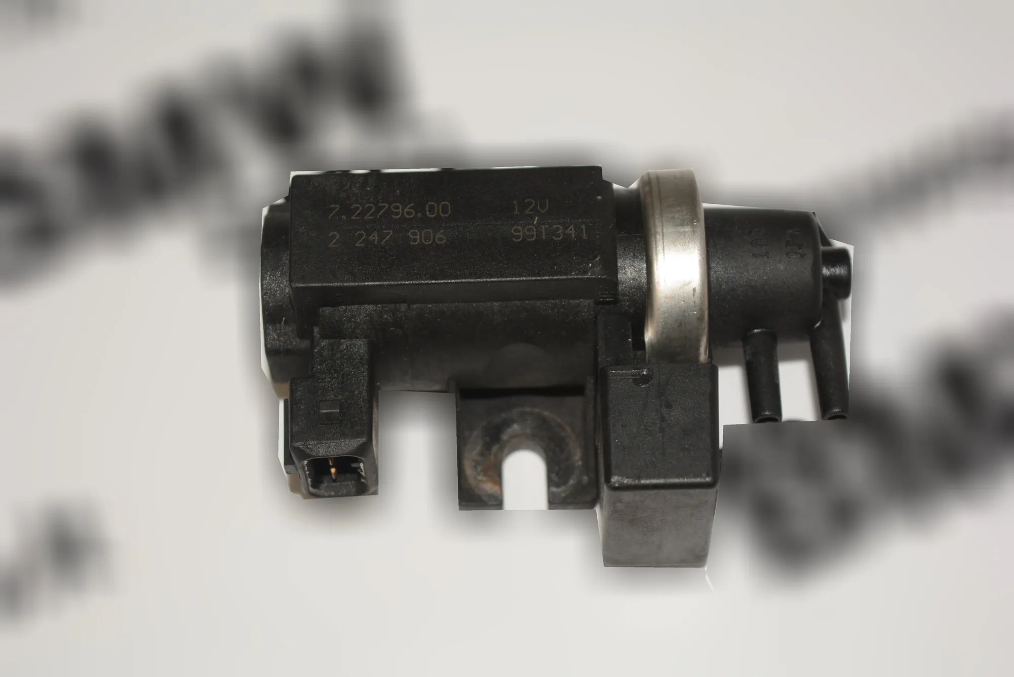 Solenoid Valve – OEM 2247906 · BMW 5 Touring (E39) 530 d 1999