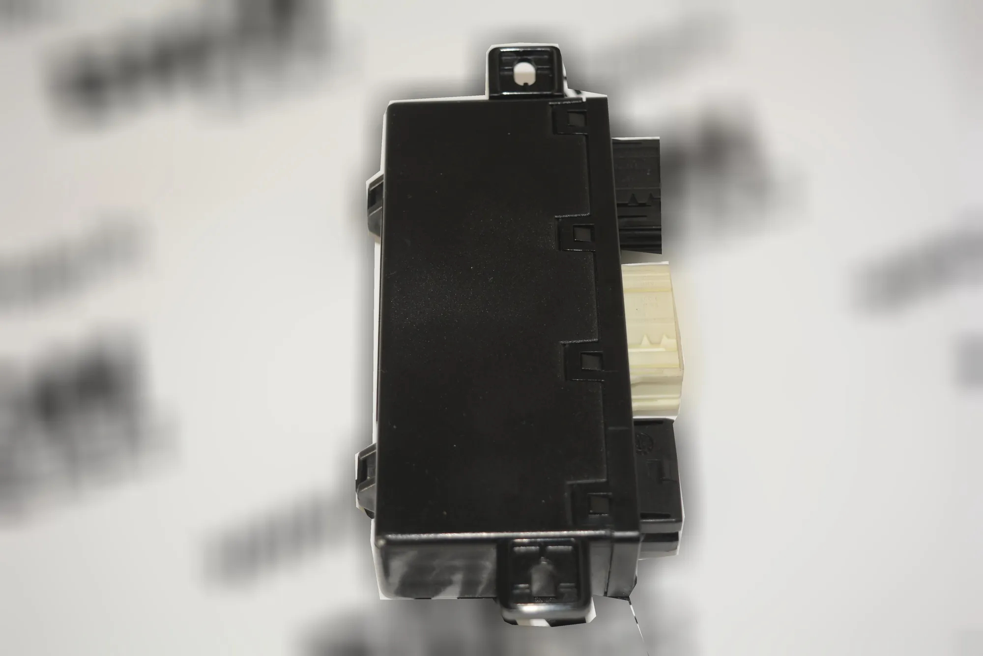 Front Left Door Control Unit – OEM 6904255 · BMW 5 Touring (E39) 530 d 1999