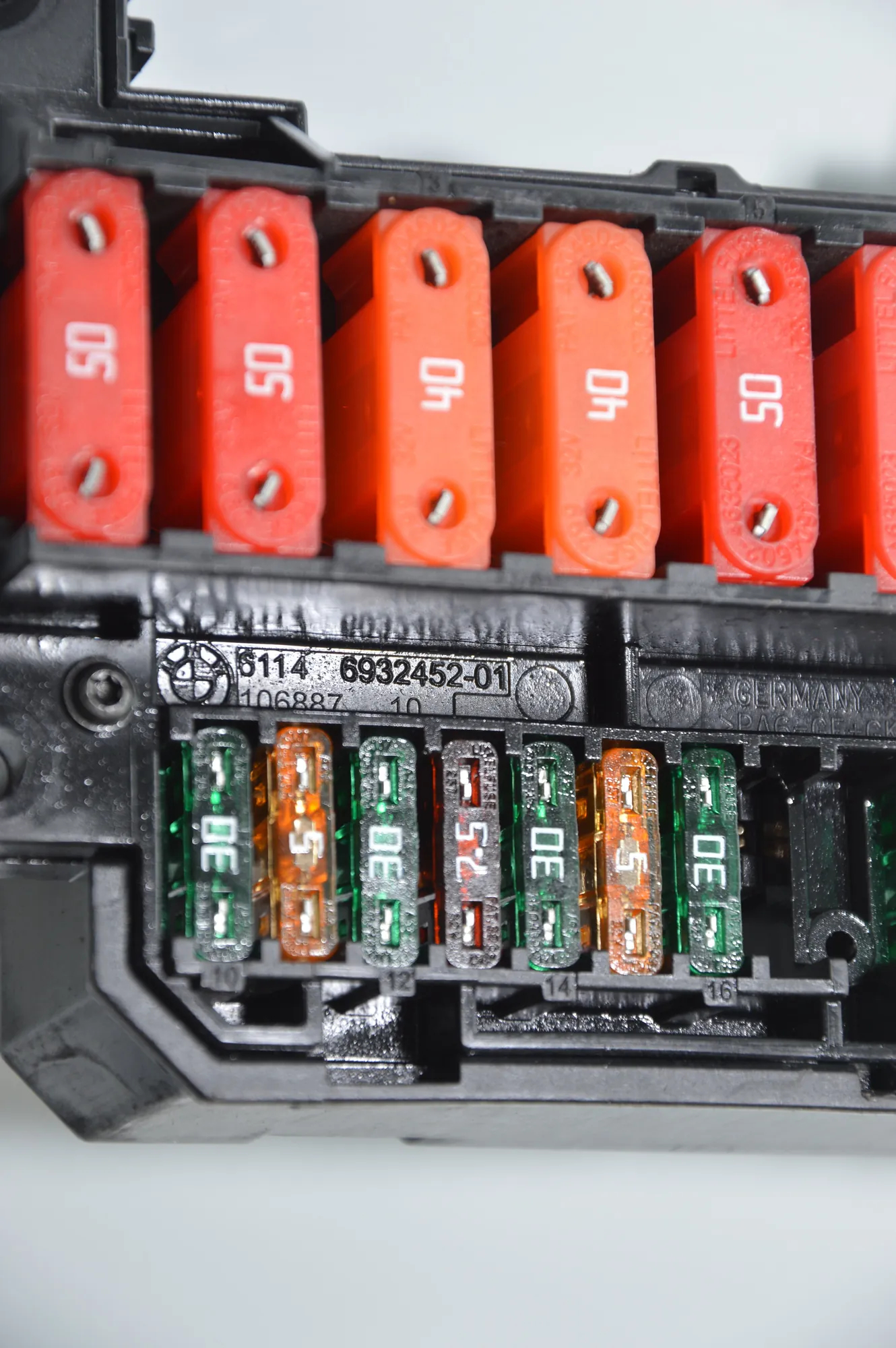 Fuse Box – OEM 6932452 · BMW 5 Touring (E61) 545 i 2004 – 5