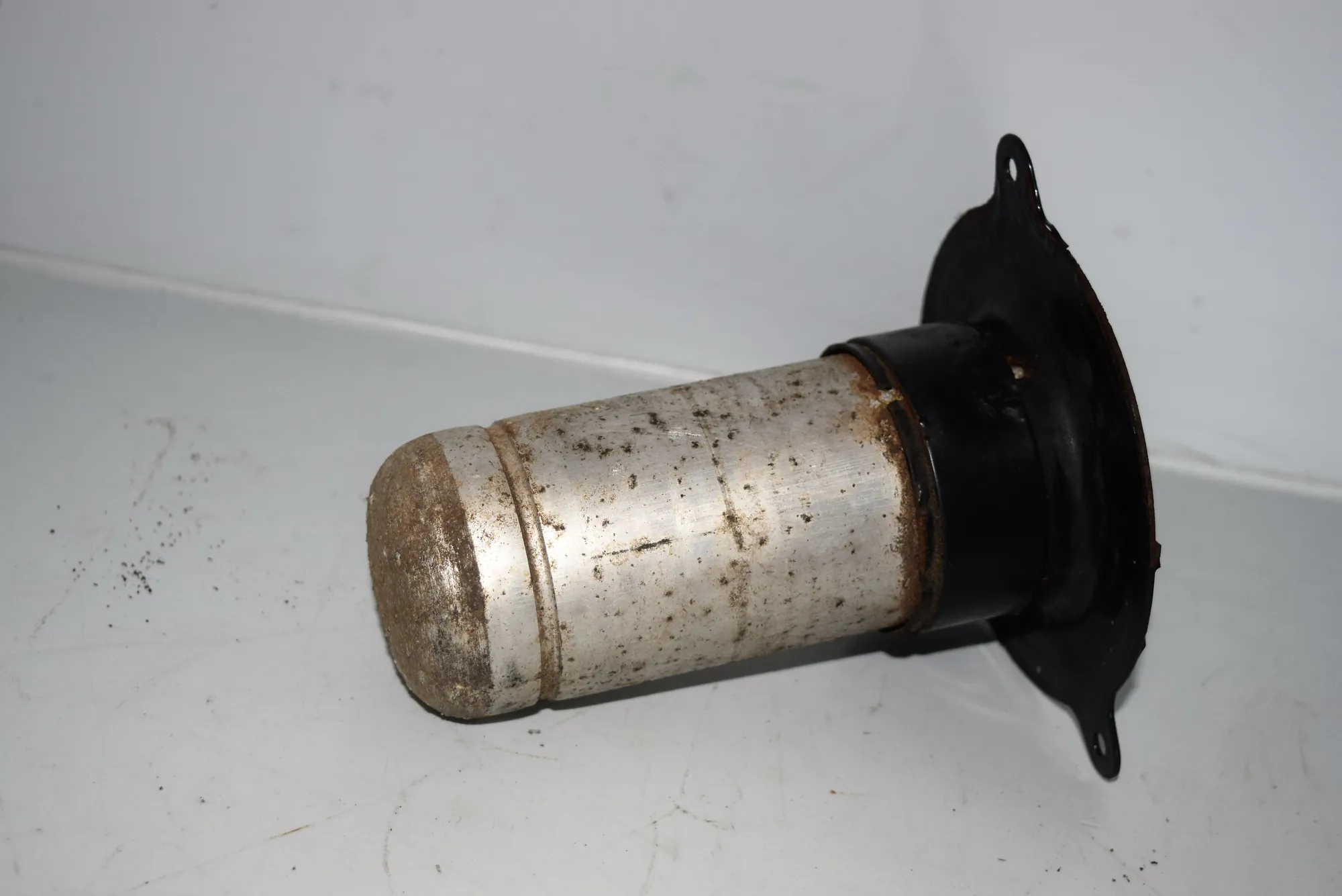 Other Engine Compartment Parts – OEM 8379523 · BMW 5 (E39) 525 d 2003 – 3