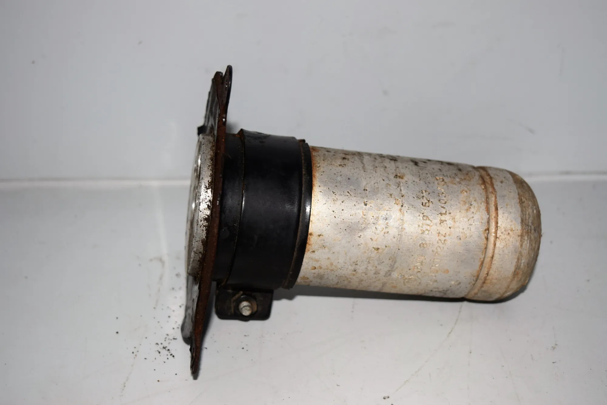 Other Engine Compartment Parts – OEM 8379523 · BMW 5 (E39) 525 d 2003