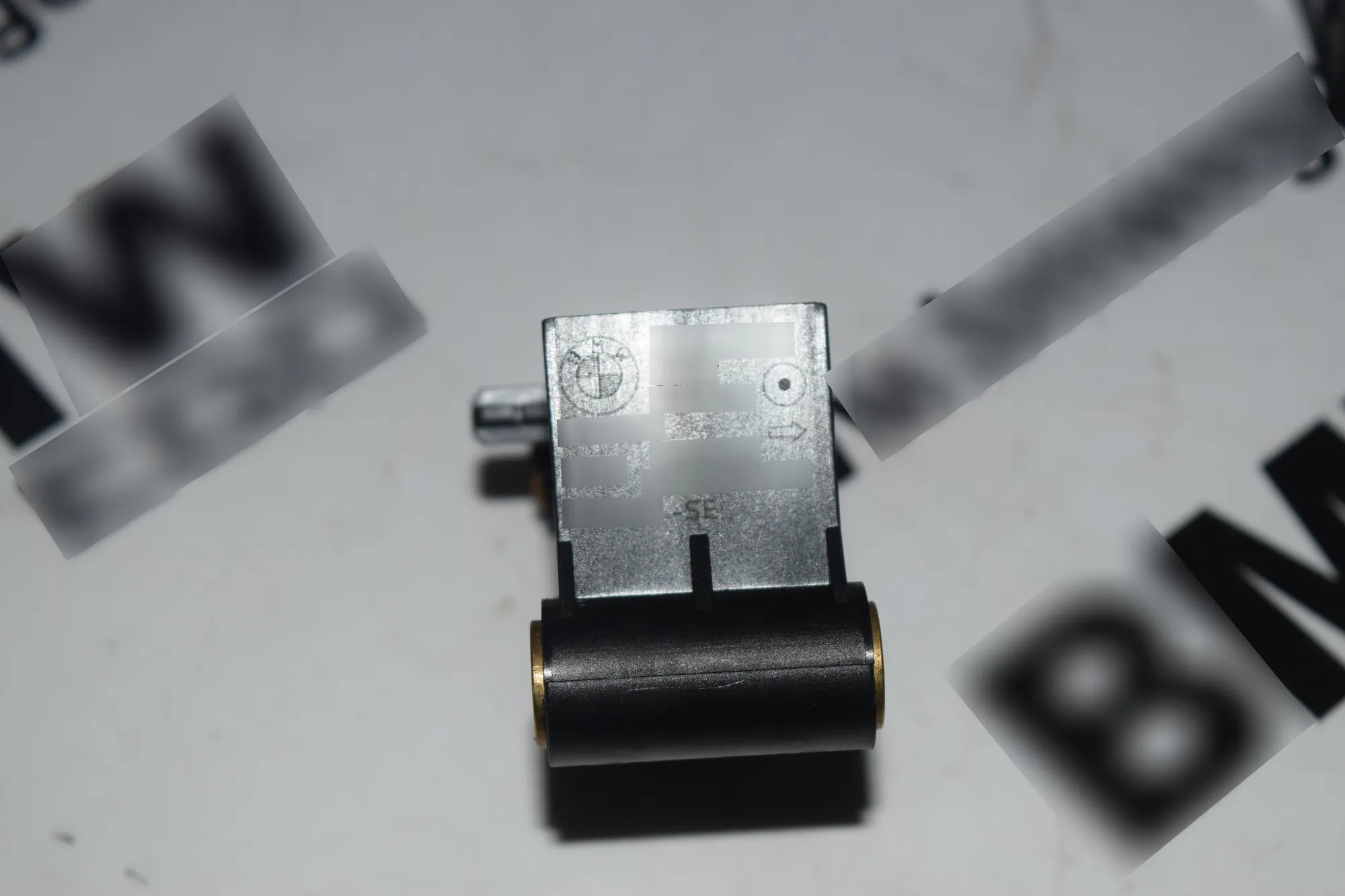 Front Left Impact Sensor – OEM 6977398 · BMW 5 (E60) 530 d 2005 – 4