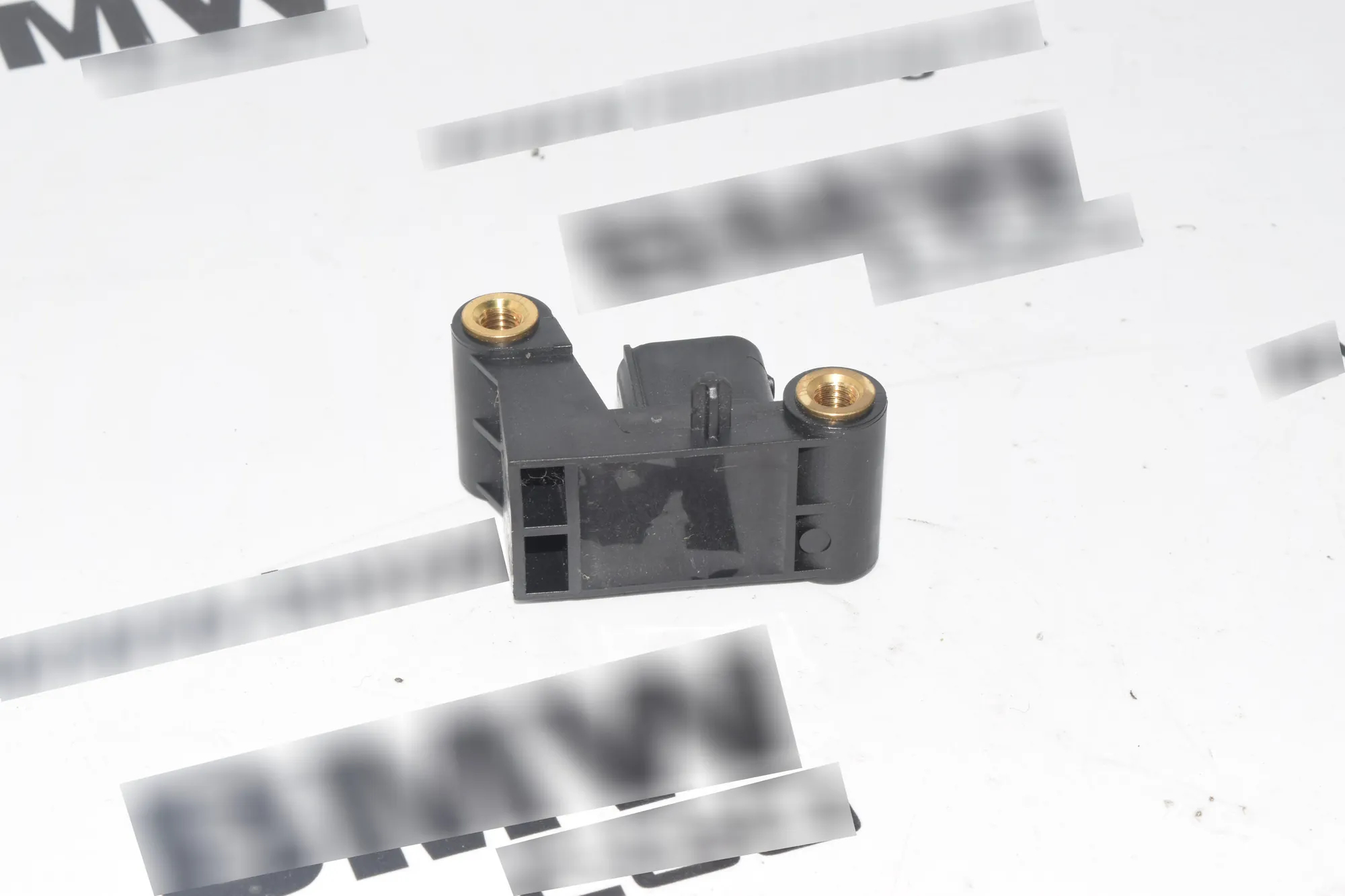 Front Left Impact Sensor – OEM 6977398 · BMW 5 (E60) 530 d 2005 – 3