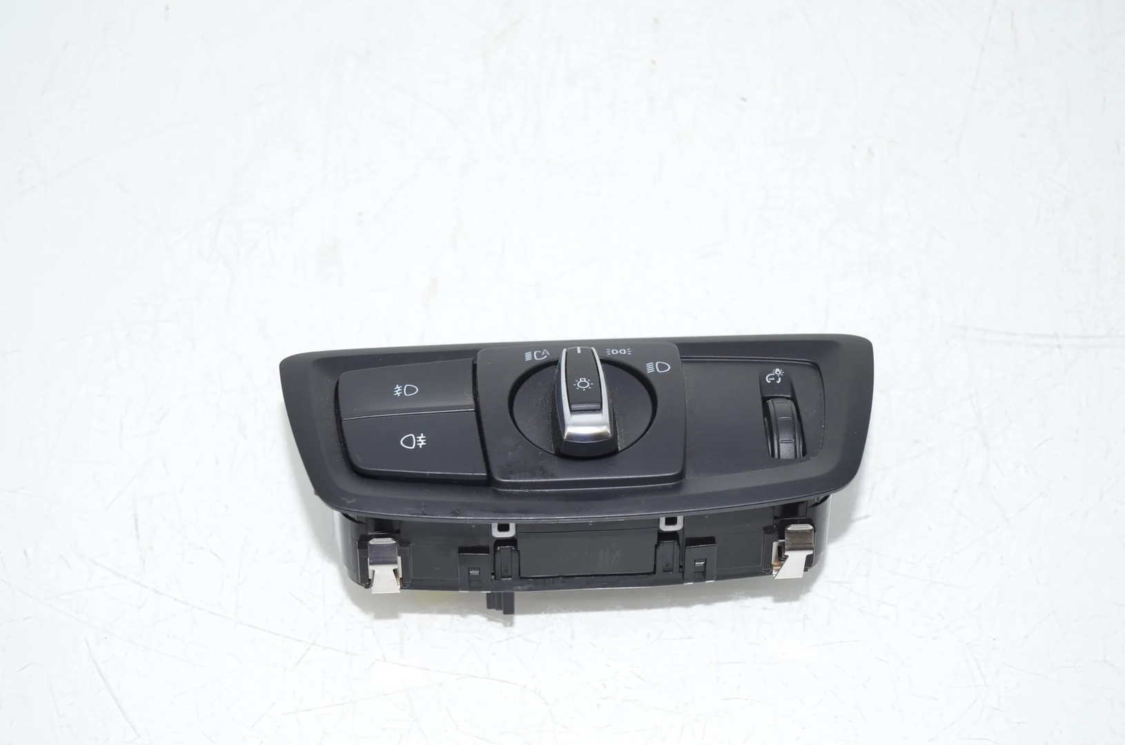 Headlight Switch Control Unit – OEM 9393609 · BMW X1 (F48) xDrive 18 d 2016