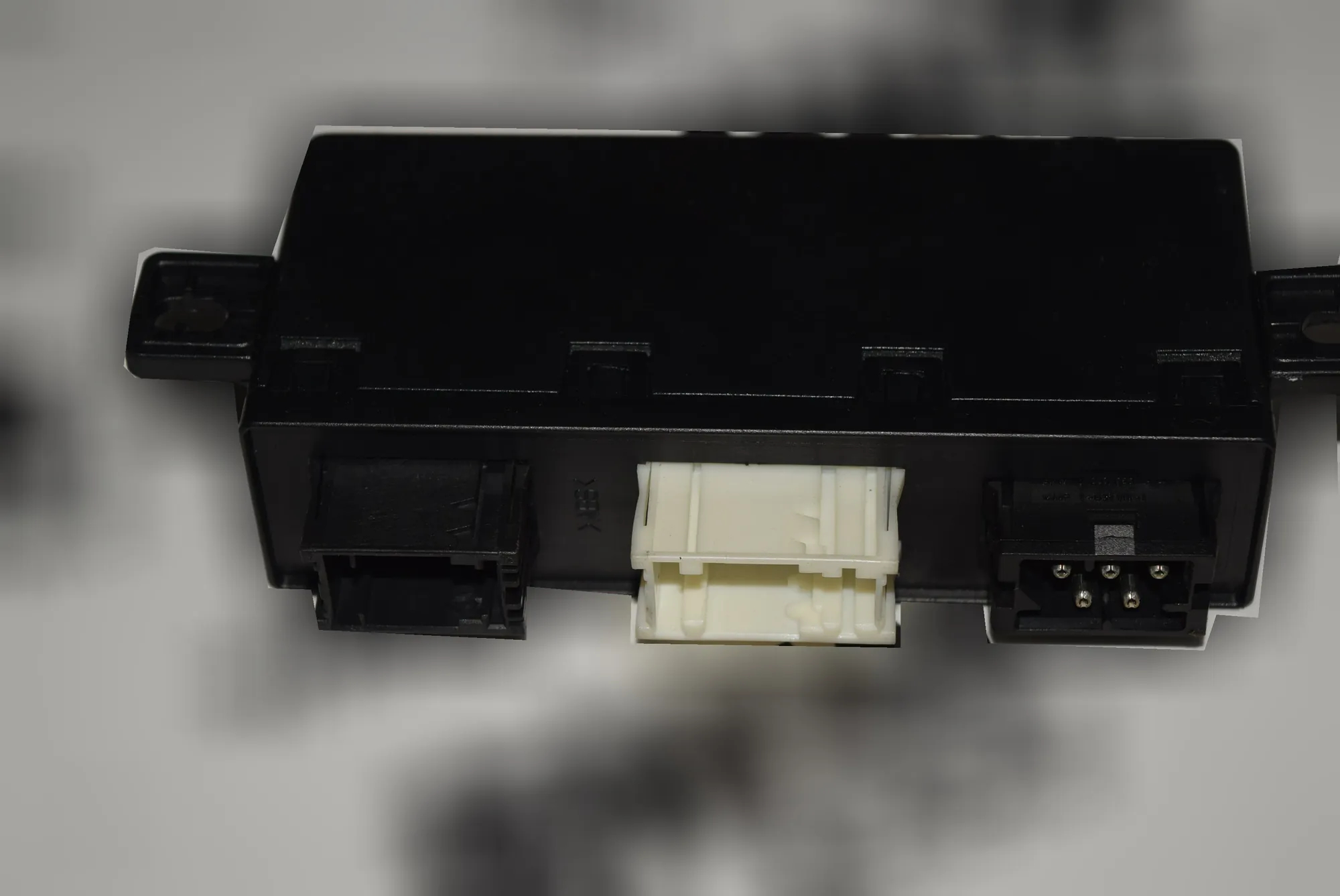 Front Left Door Control Unit – OEM 6904254 · BMW 5 (E39) 525 d 2003 – 2