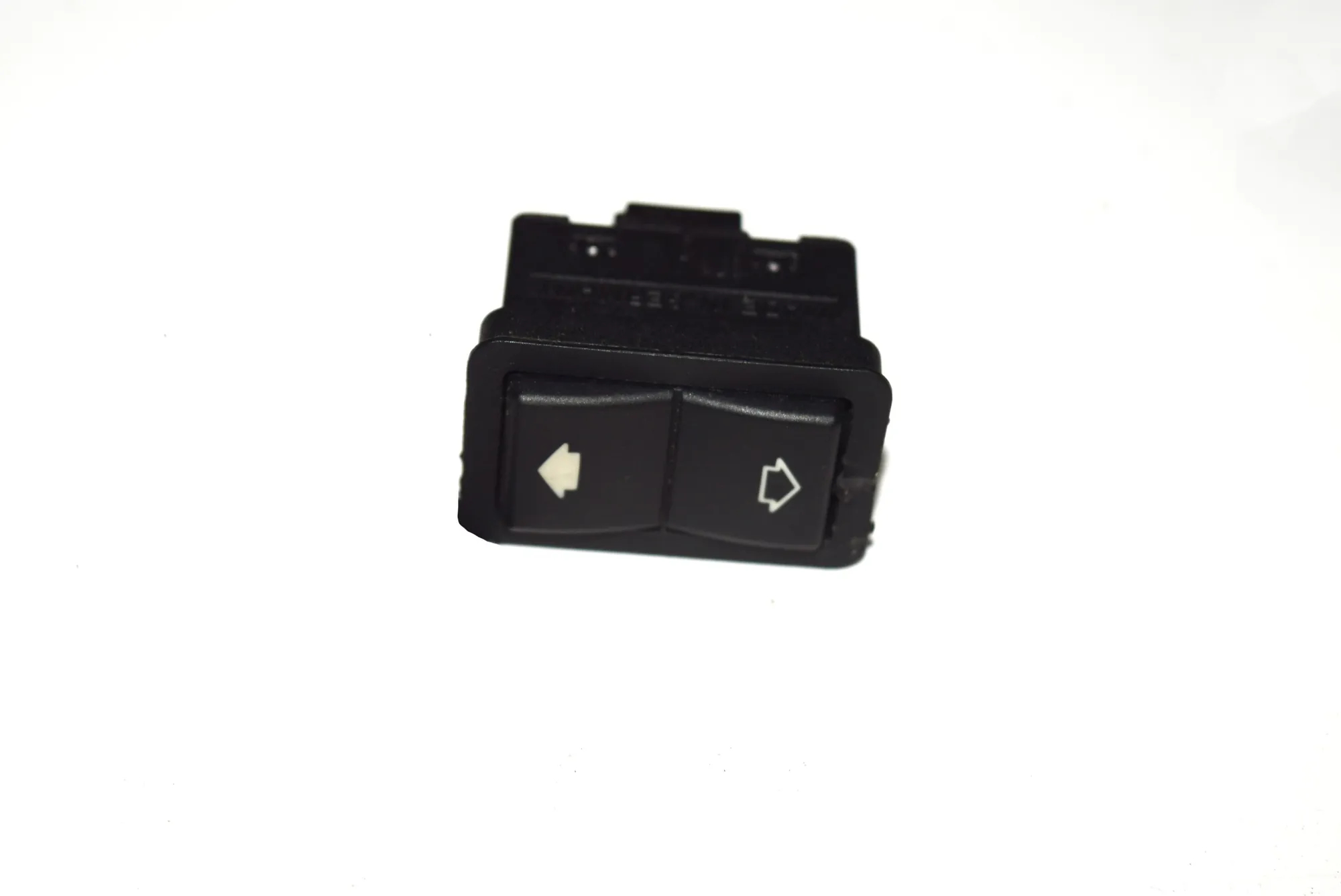 Front Left Door Window Switch – OEM 8368974 · BMW 5 (E39) 525 d 2003
