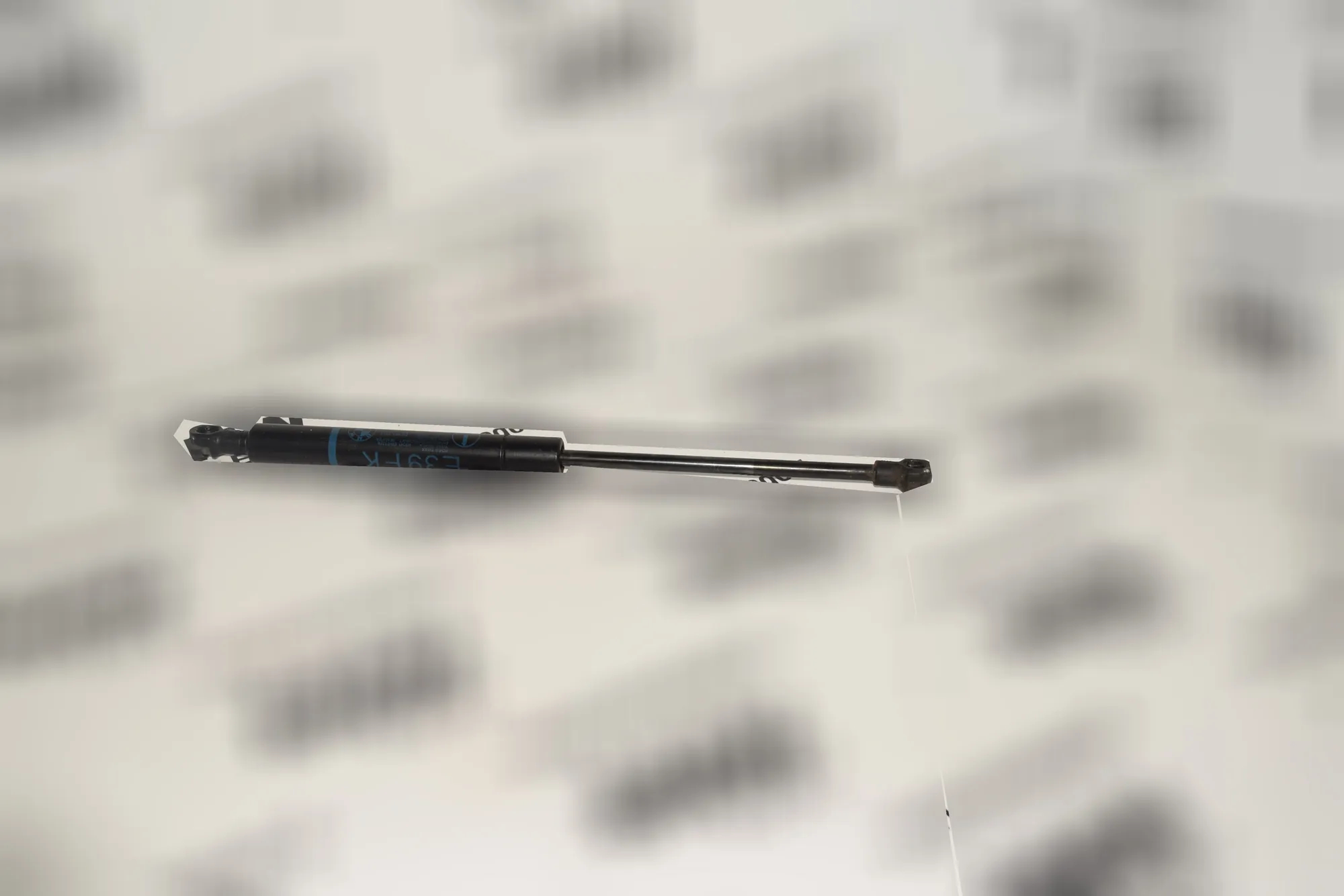Front Right Bonnet Strut – OEM 8174866 · BMW 5 (E39) 525 d 2003 – 2